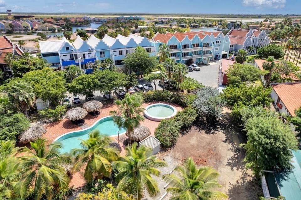Studio Caribbean Court 320 Hele studio, 50m2, kingsize bed