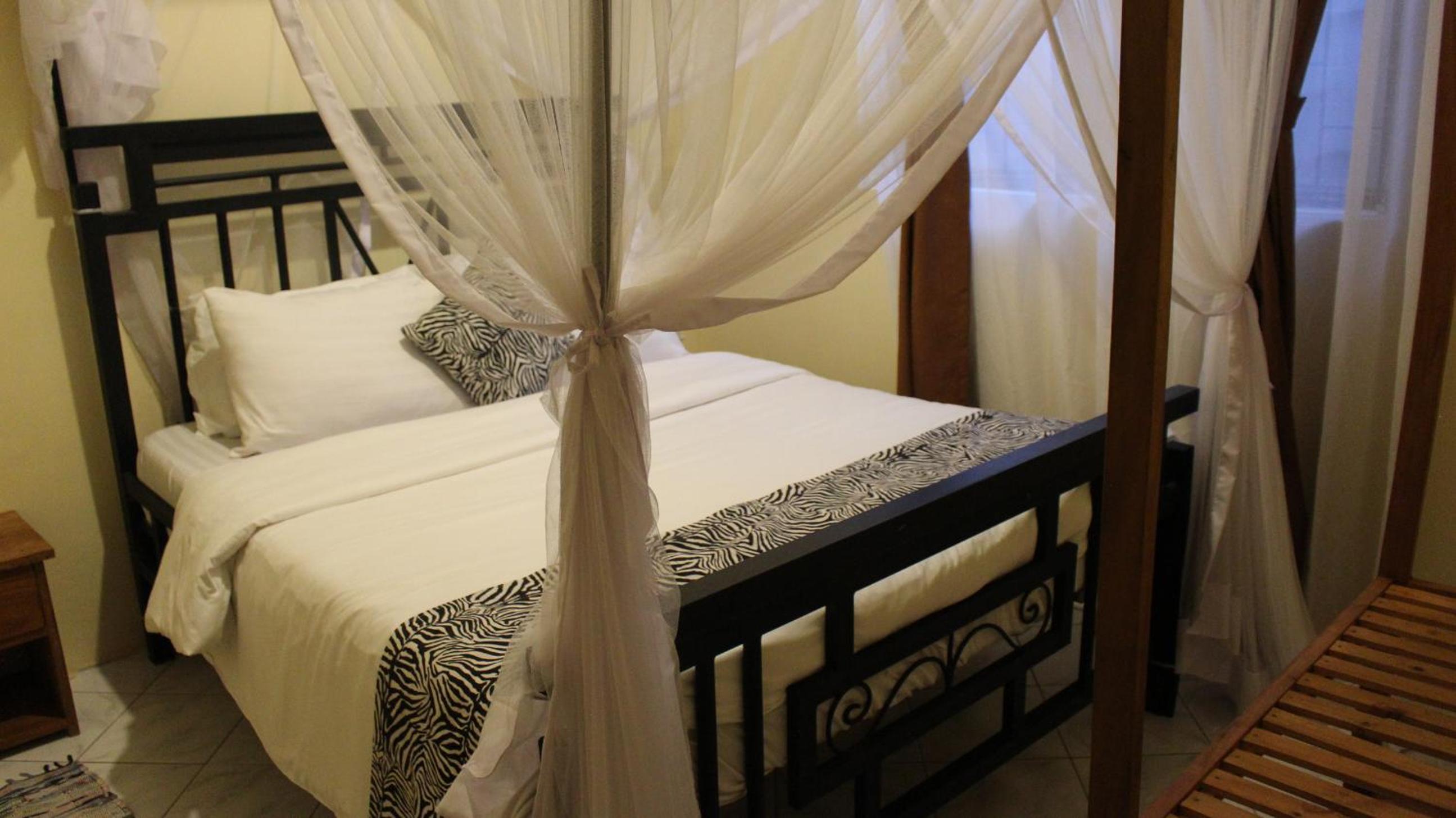 Ultra Home - Bed and Breakfast view 4