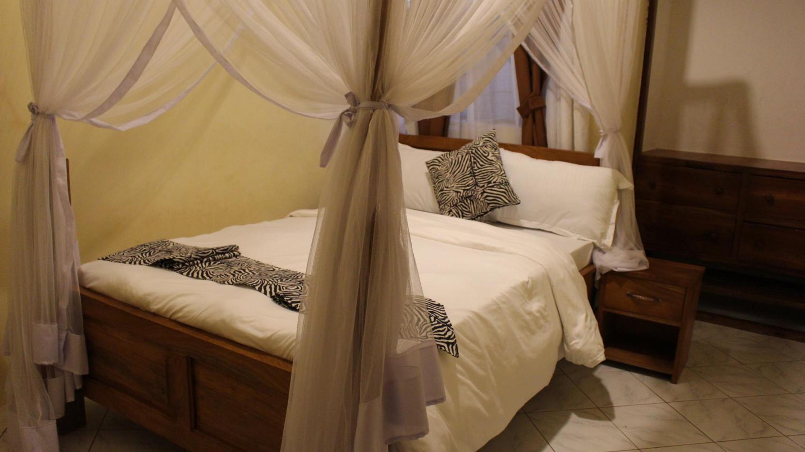 Ultra Home - Bed and Breakfast view 5