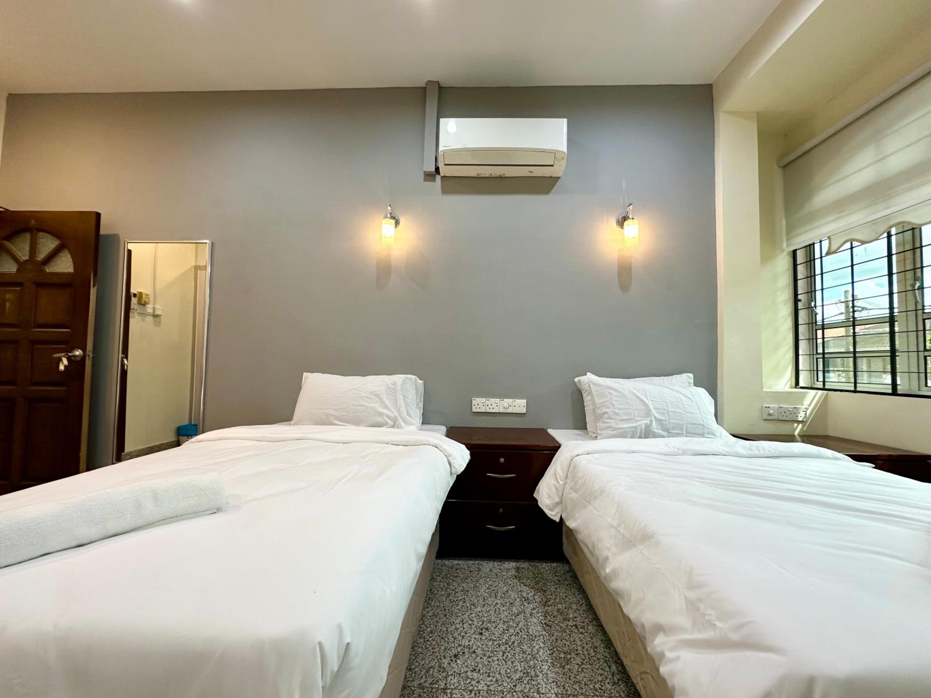 Vacation home near WaterFall for 21 pax photo 7