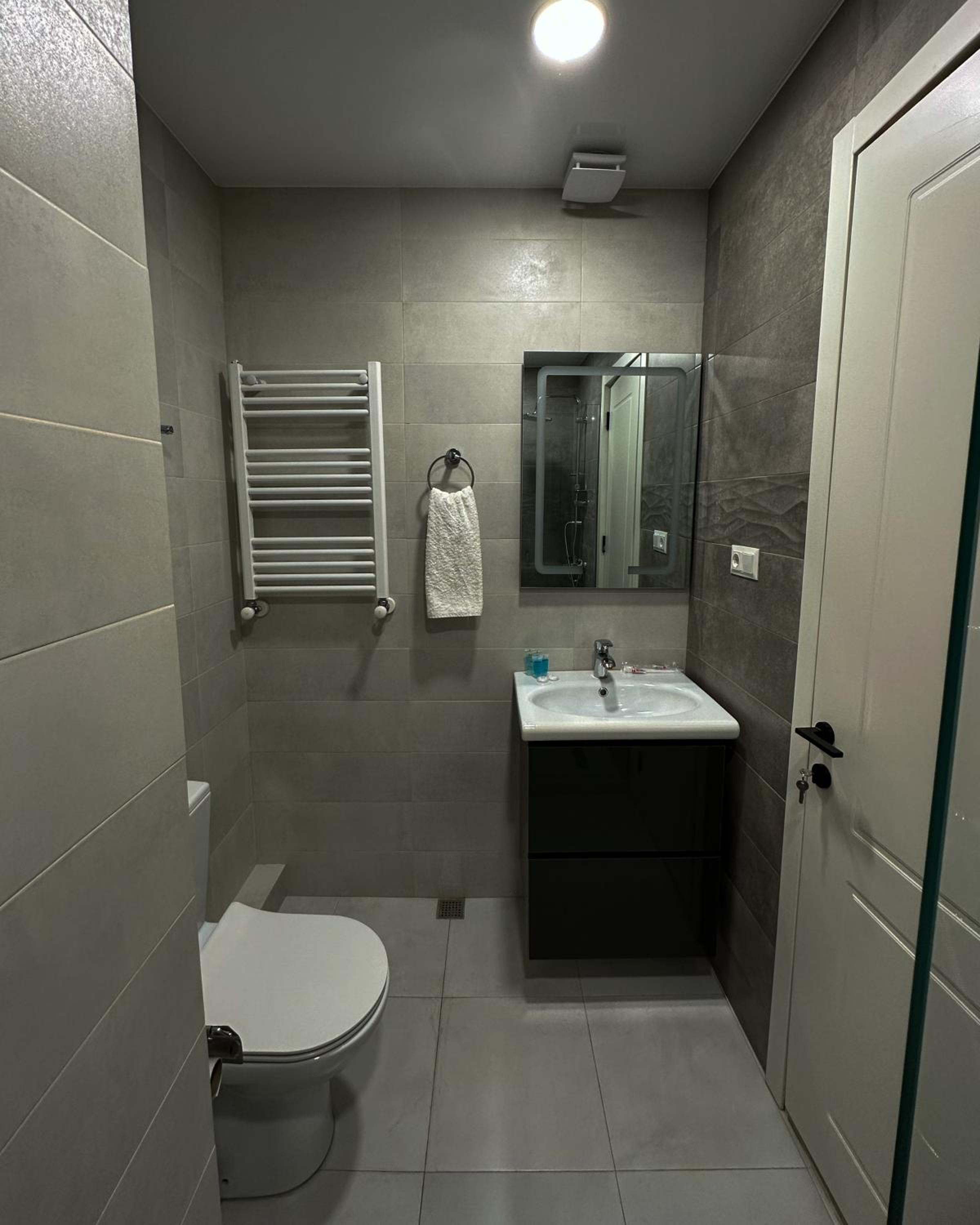 Photo 10