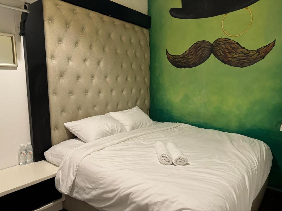 Moustachz Hauze , Georgetown photo 1