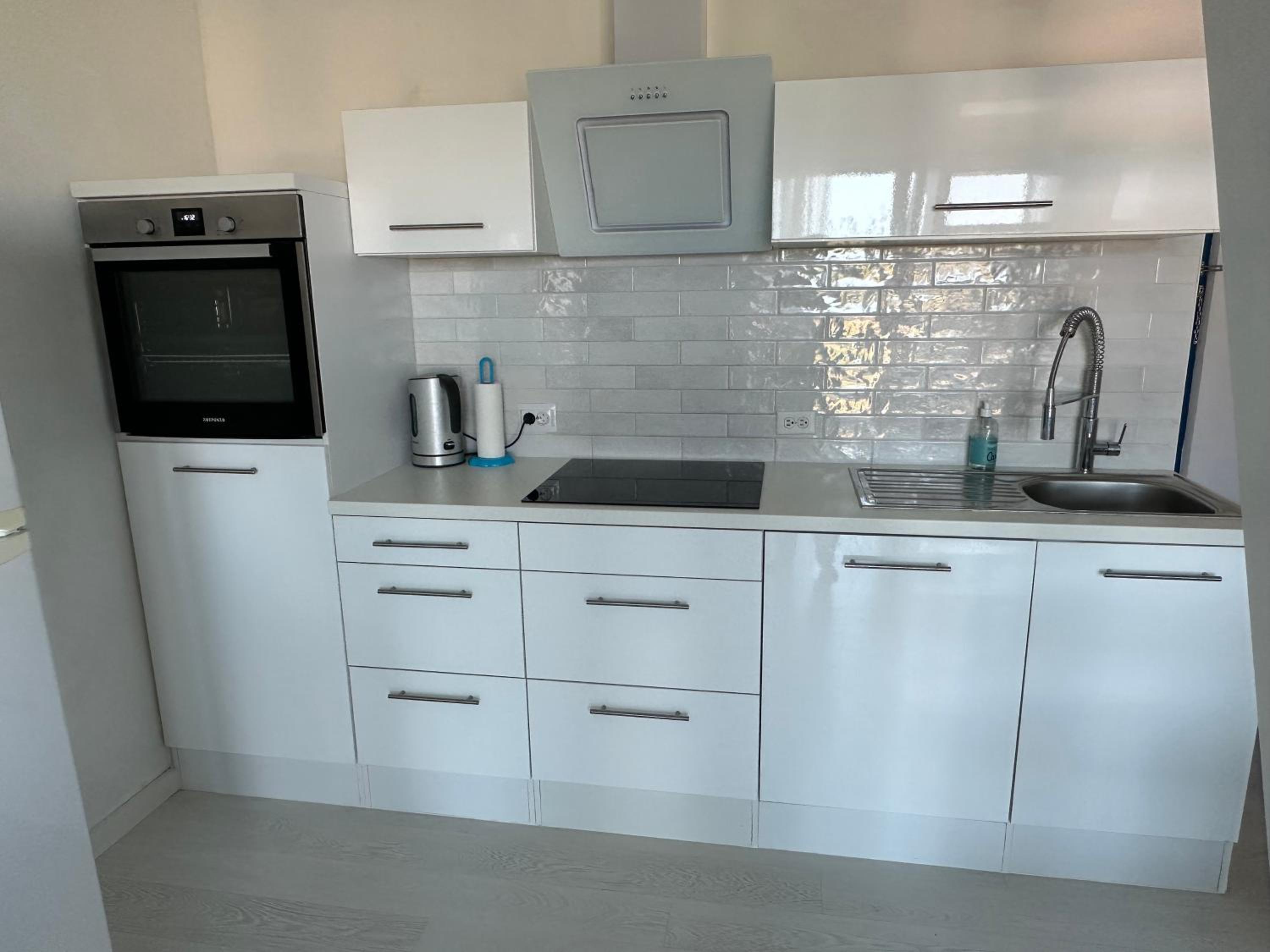 Studio Caribbean Court 320 Hele studio, 50m2, kingsize bed