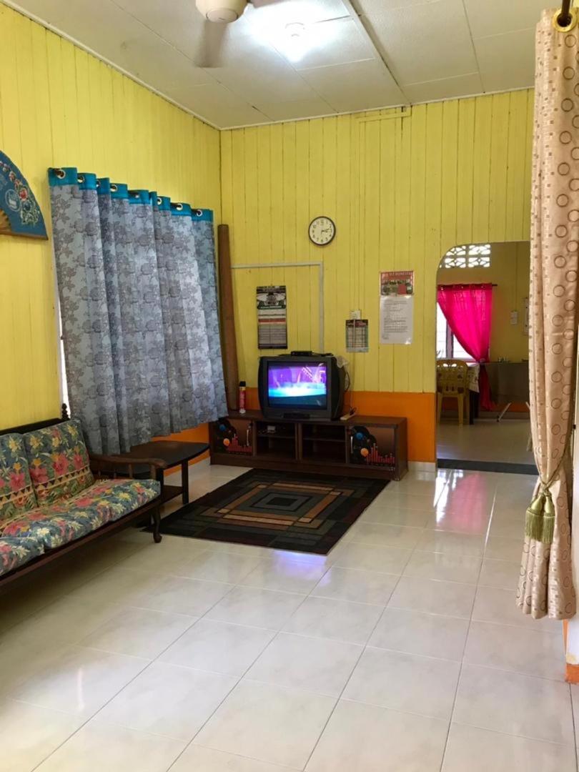 MZ HOMESTAY BELAKANG MASJiD MACHANG photo 6