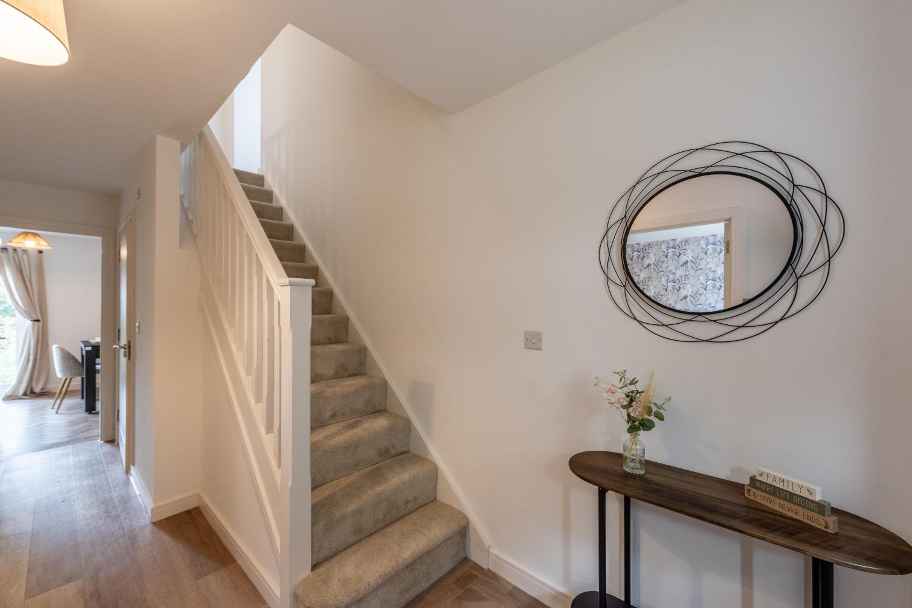Spacious 5-Bedroom House in Nottingham view 5