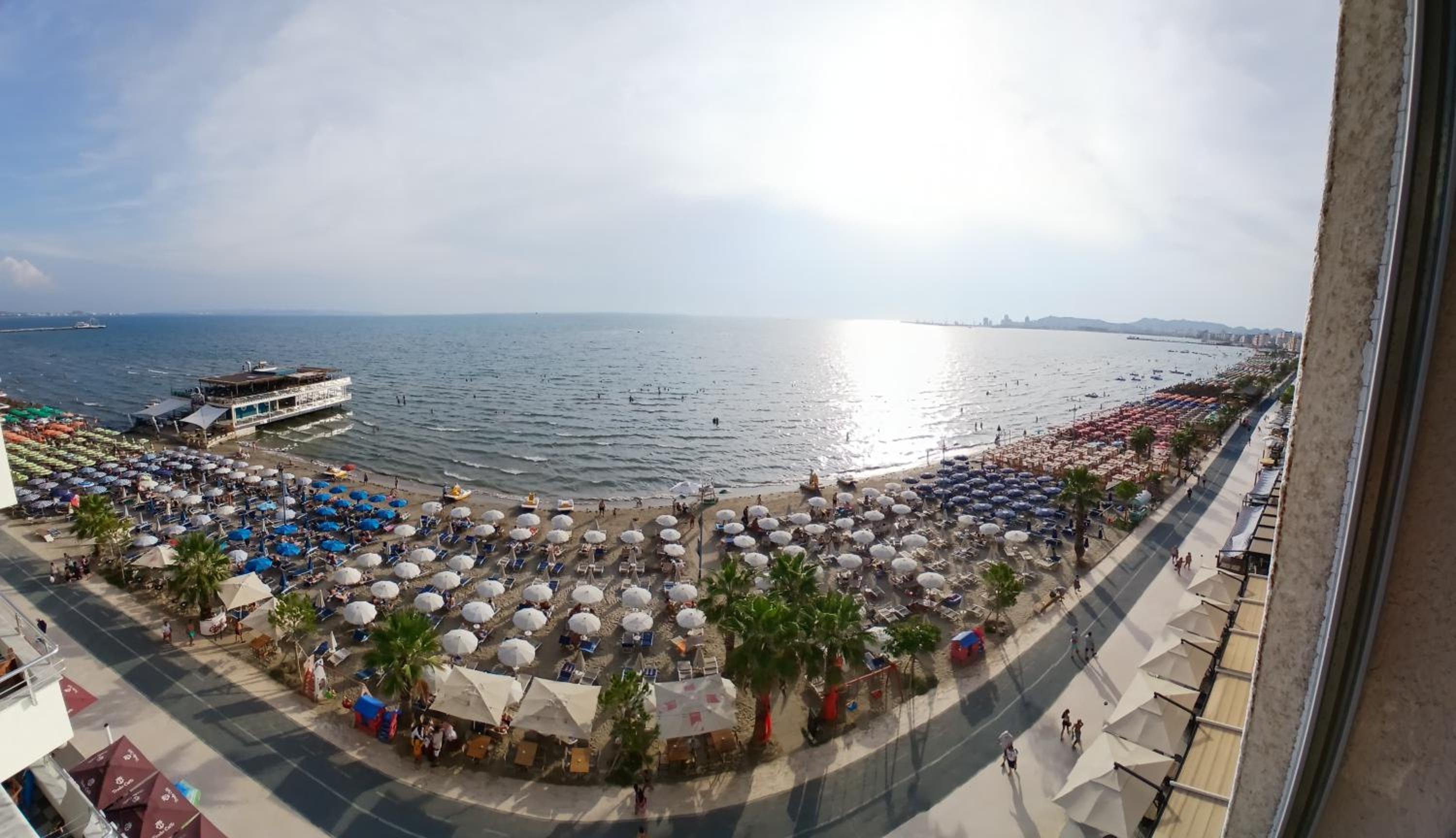 Sun, Sea and Serenity - Beachfront Apt with Sunset Views and Soothing Waves