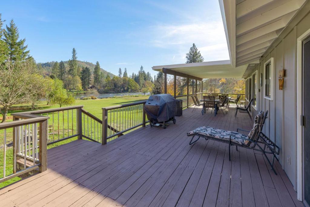 Riverfront Getaway view 4