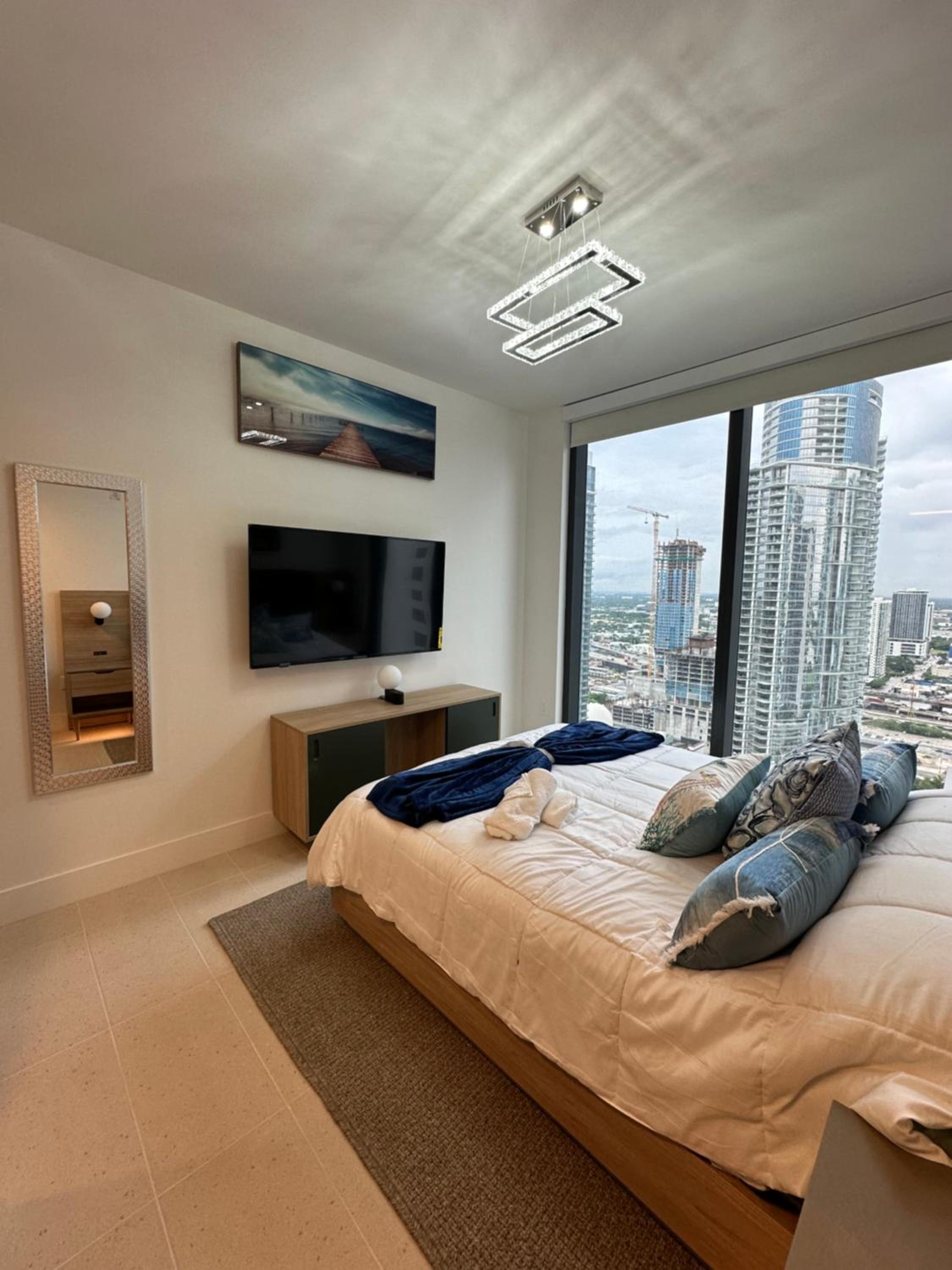 Glamorous Gale Miami Ocean View Balcony Resort & Spa