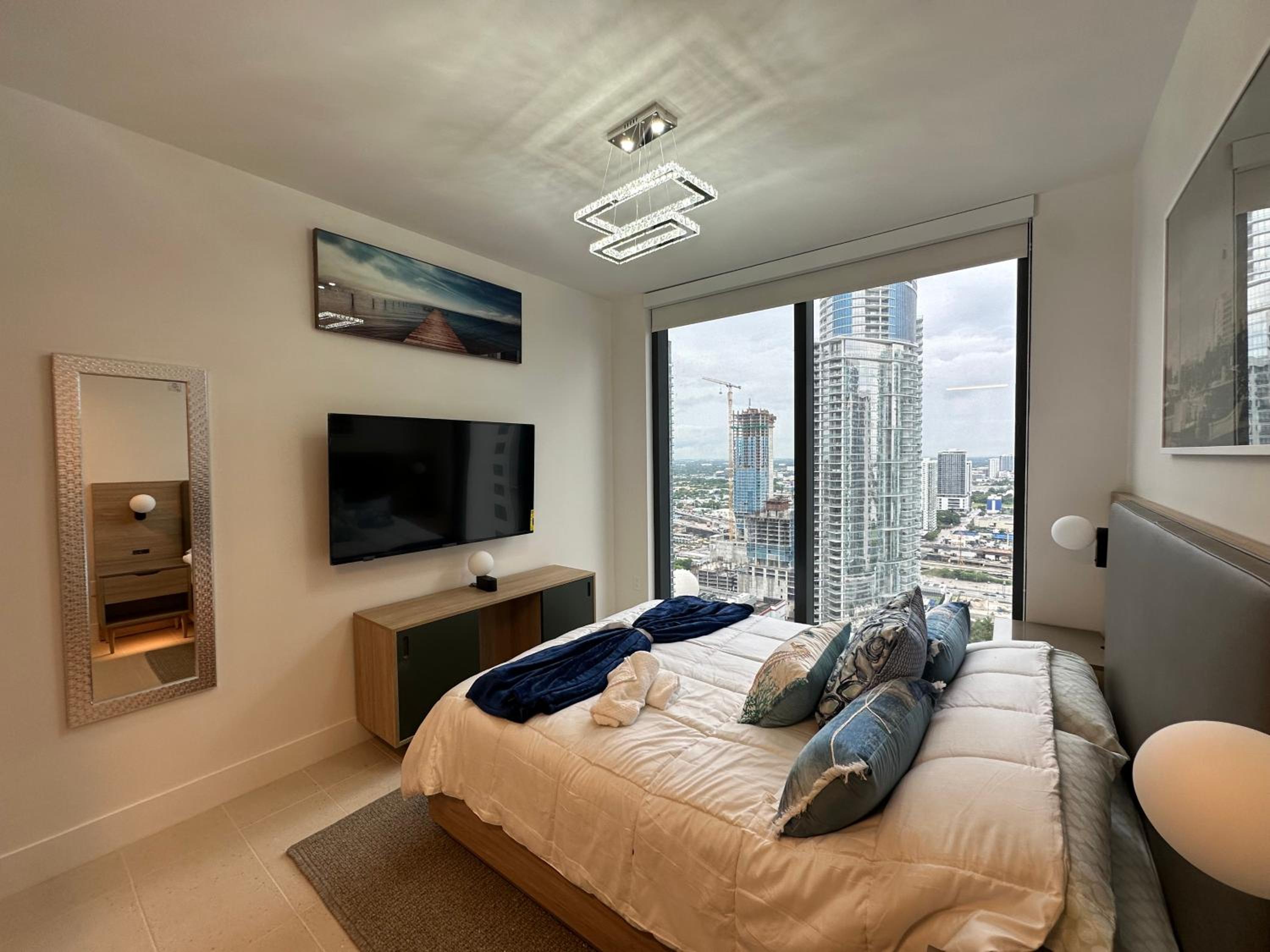 Glamorous Gale Miami Ocean View Balcony Resort & Spa