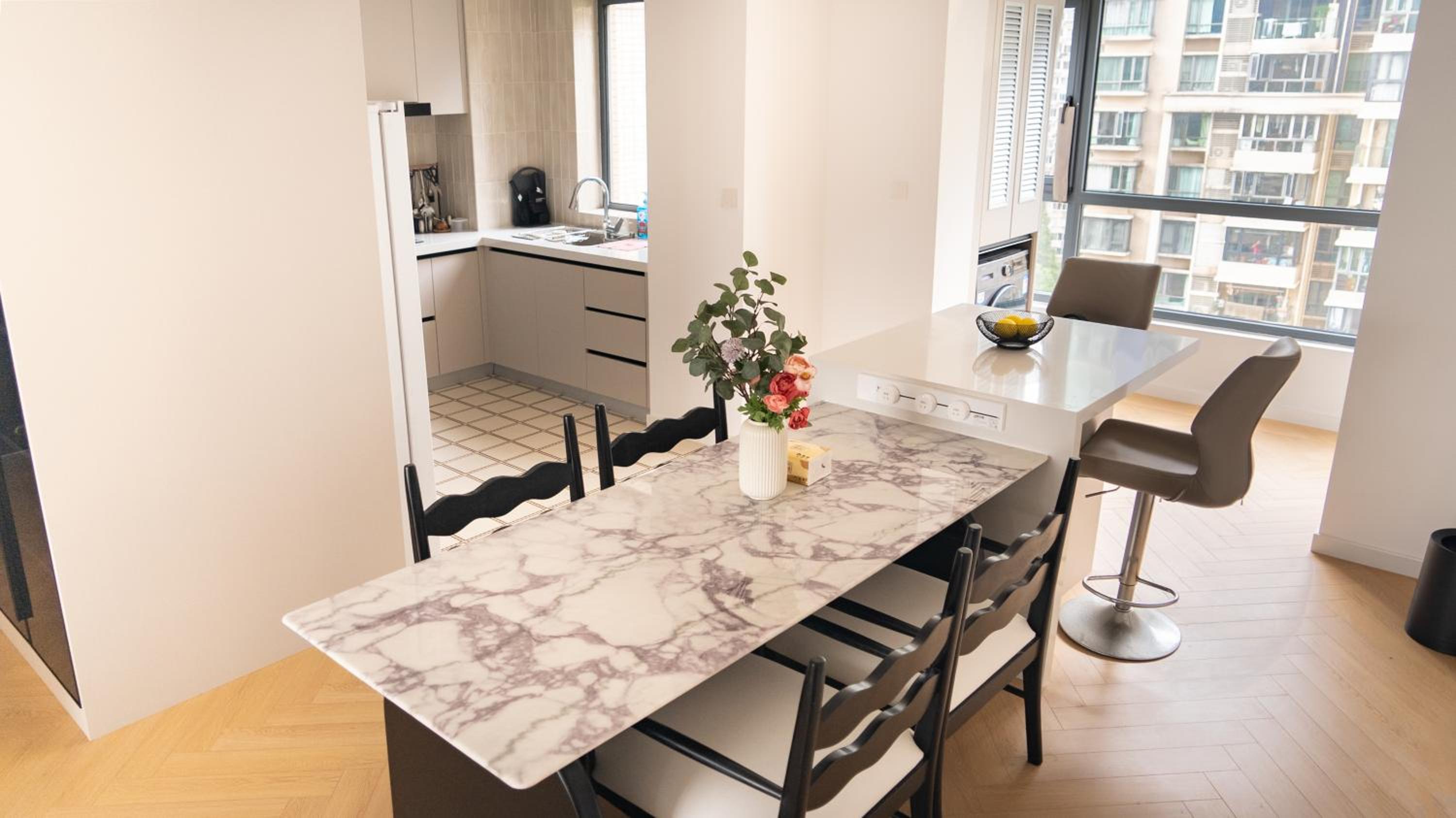 Eastern Hub - Bund Branch Quality Renovated Luxury 3Bedroom, Spacious Living Room Fully Equipped Haiyue Garden