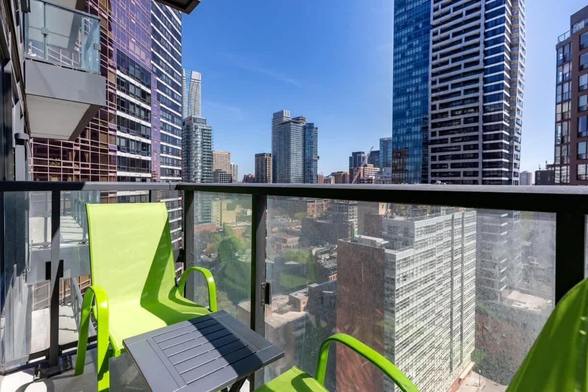 Work and Relax in our 1BR DT