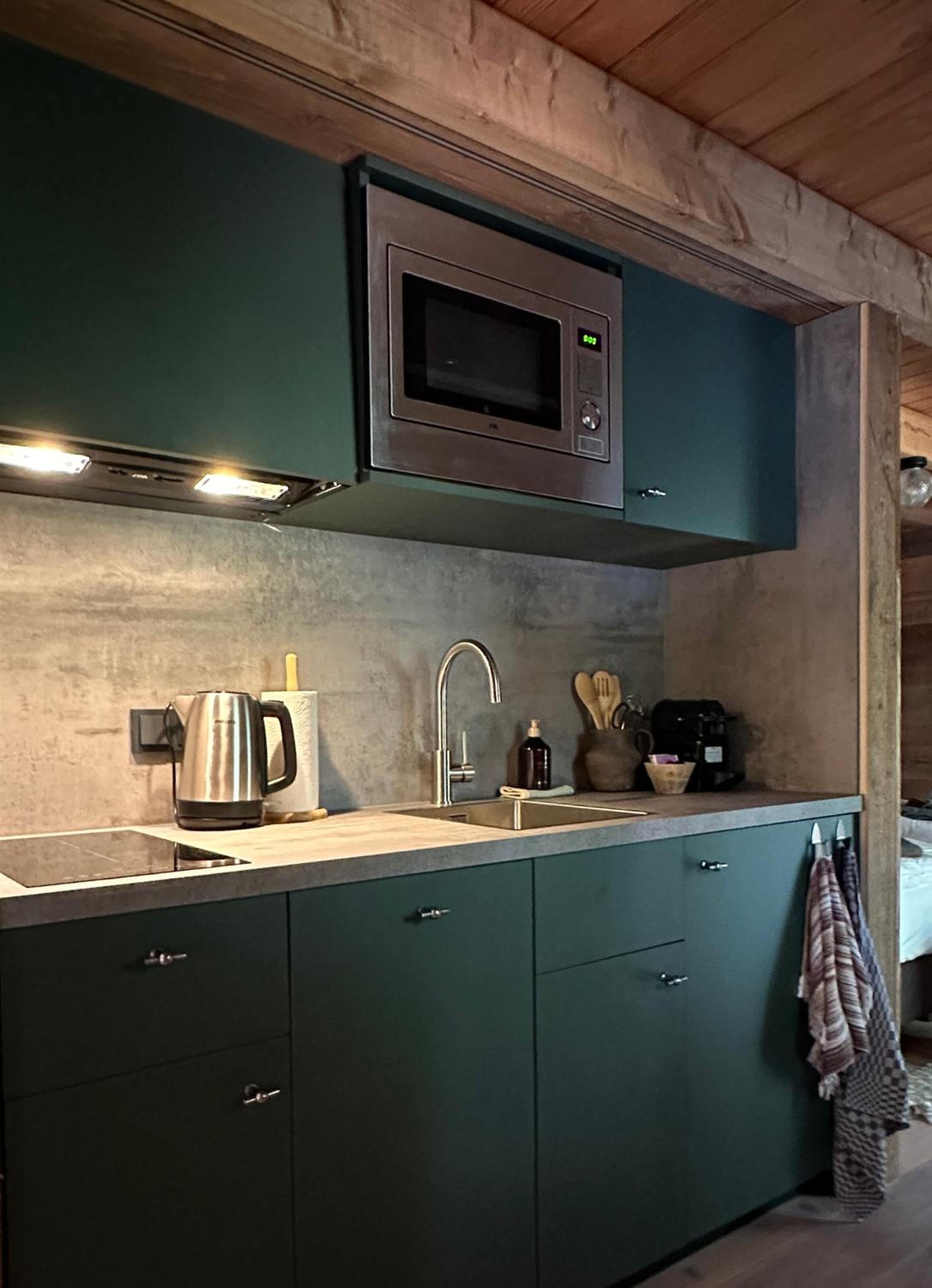 Unieke boomhutten met hot tub door Bed en Boshuisjes