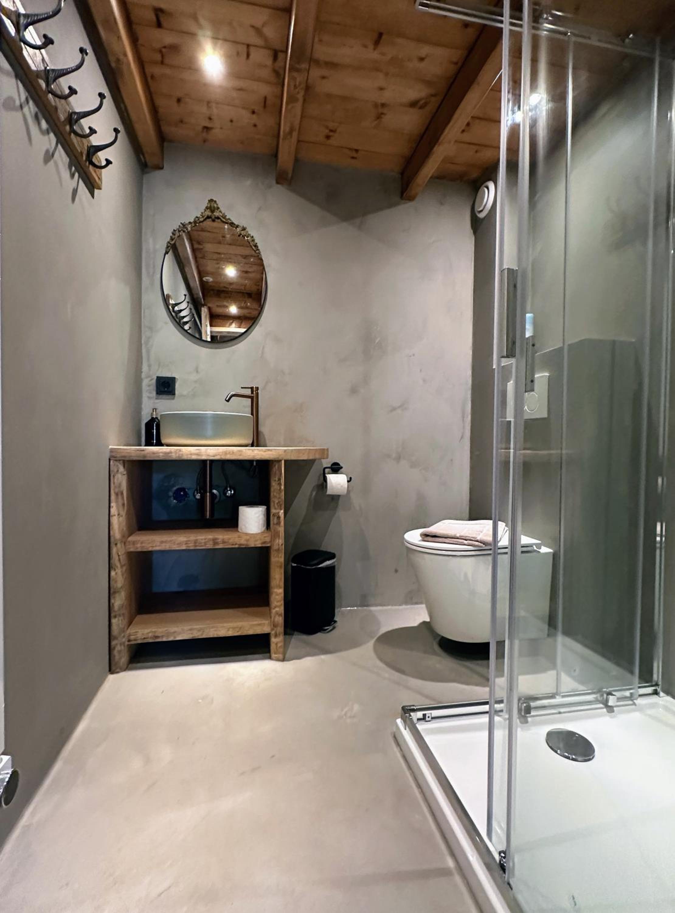 Unieke boomhutten met hot tub door Bed en Boshuisjes
