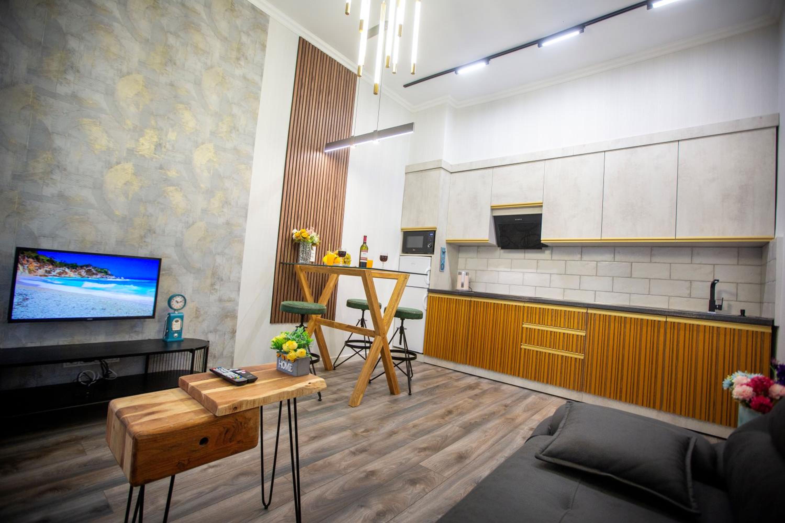 Lilu's apartment in center