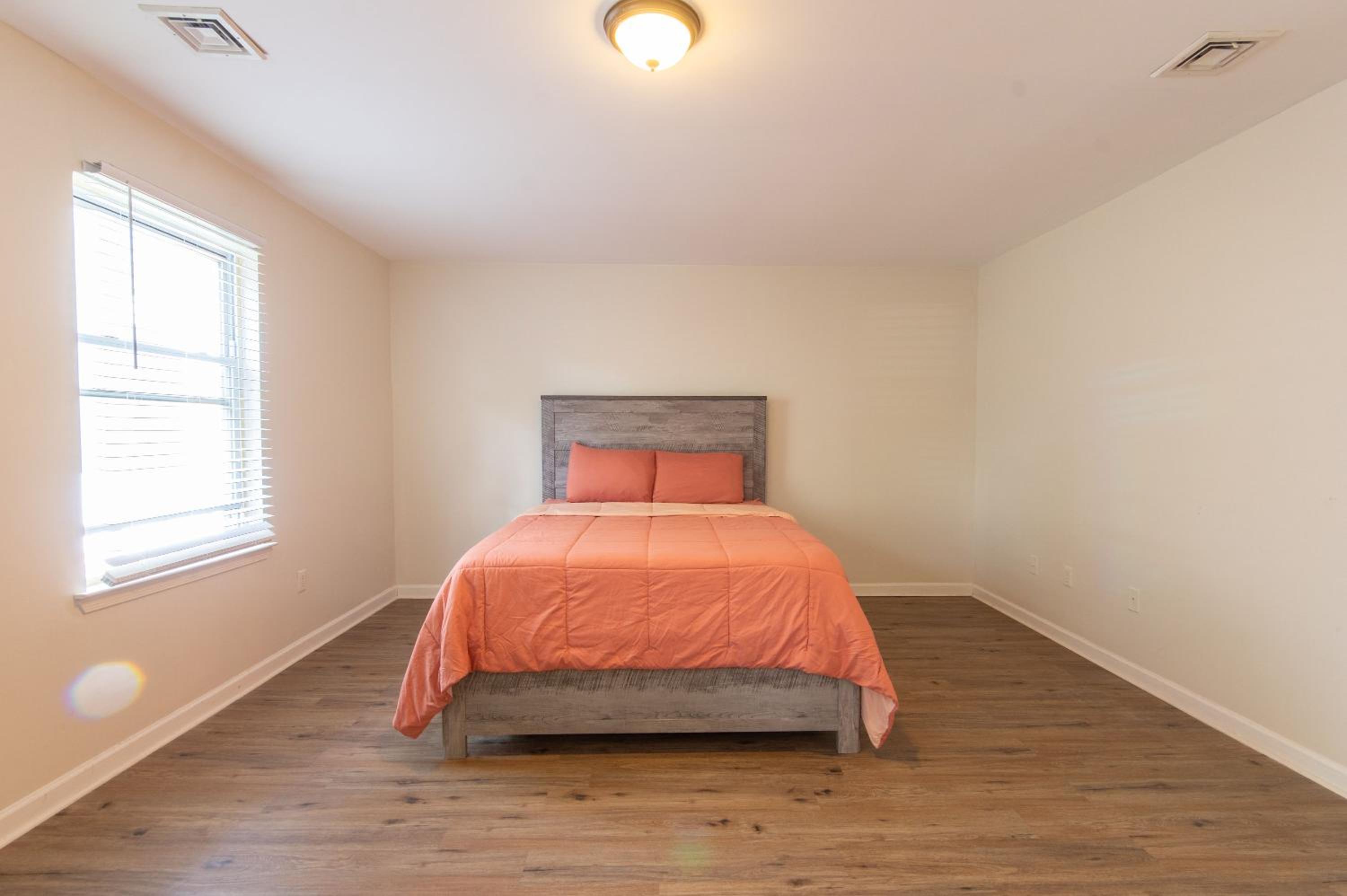 4 Bedroom-Airport Convient