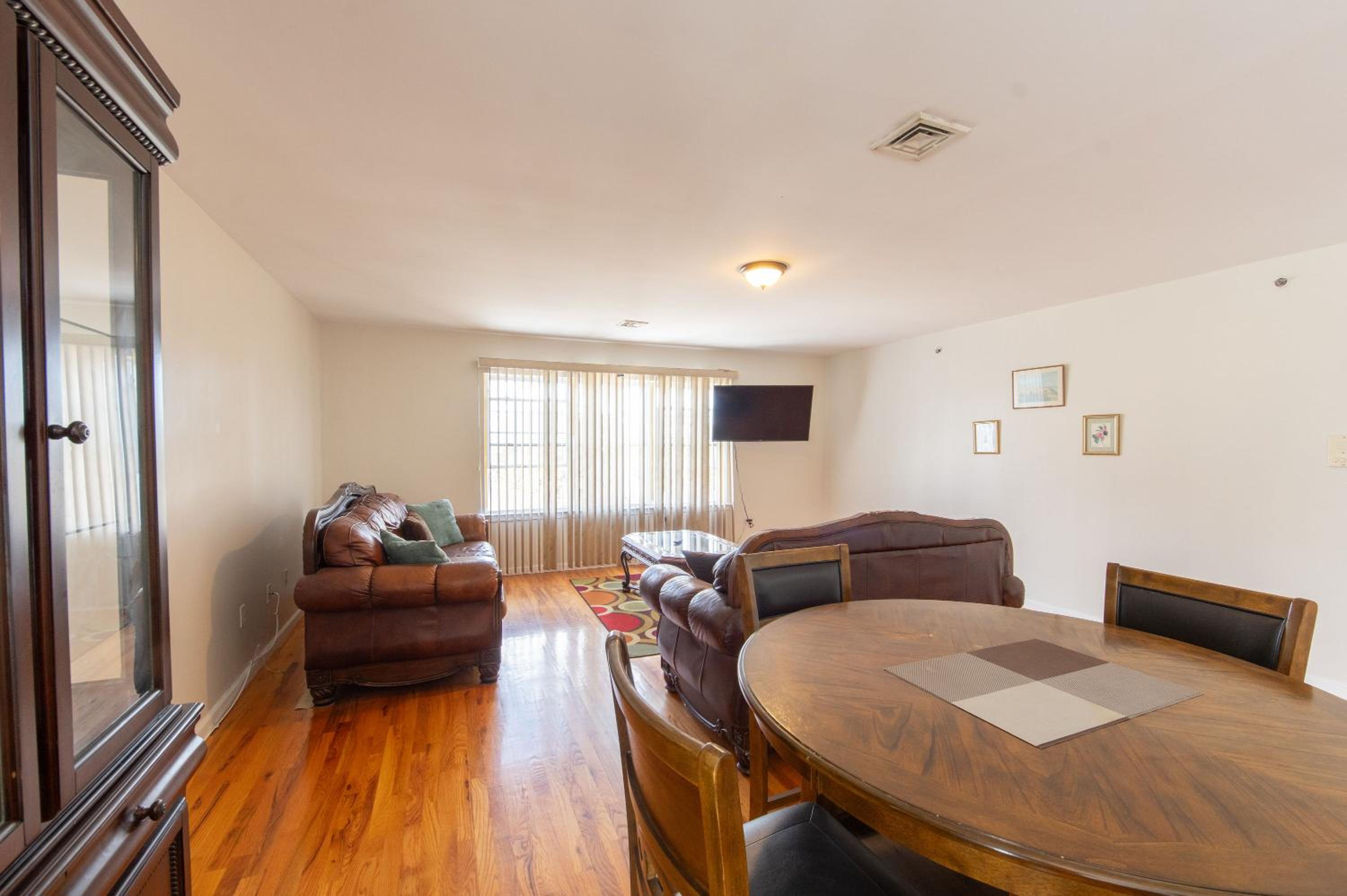 4 Bedroom-Airport Convient