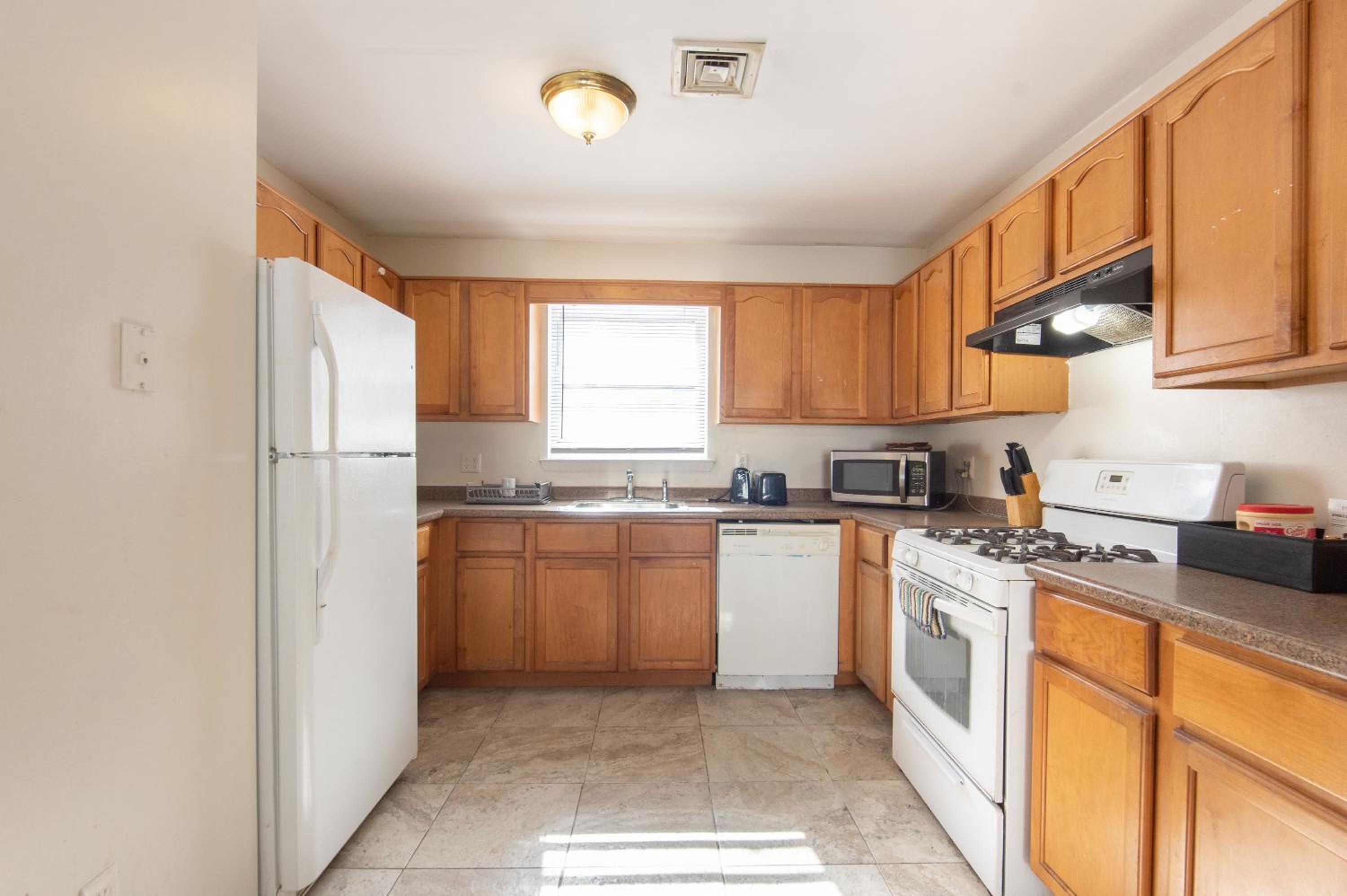 4 Bedroom-Airport Convient
