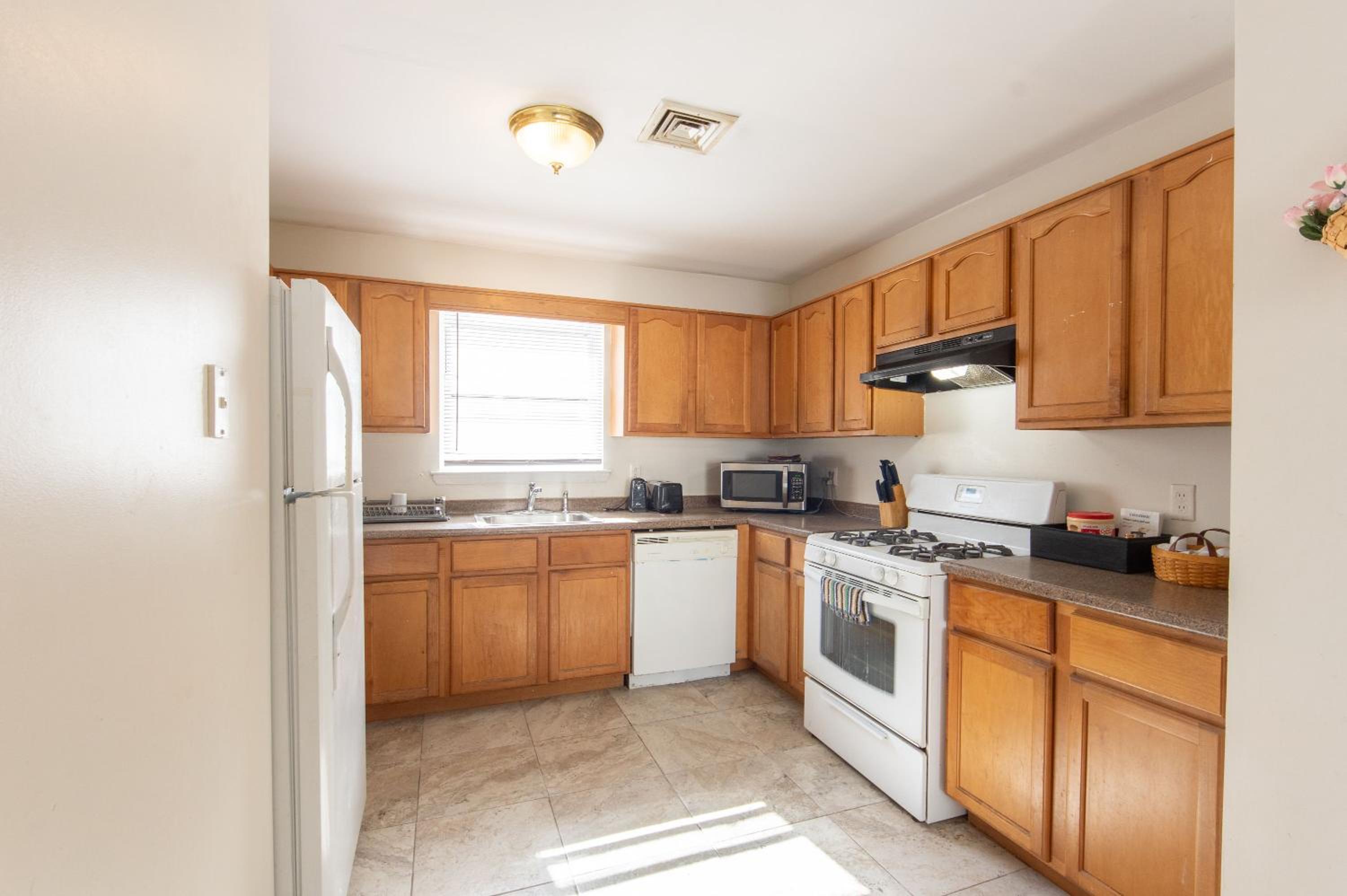 4 Bedroom-Airport Convient