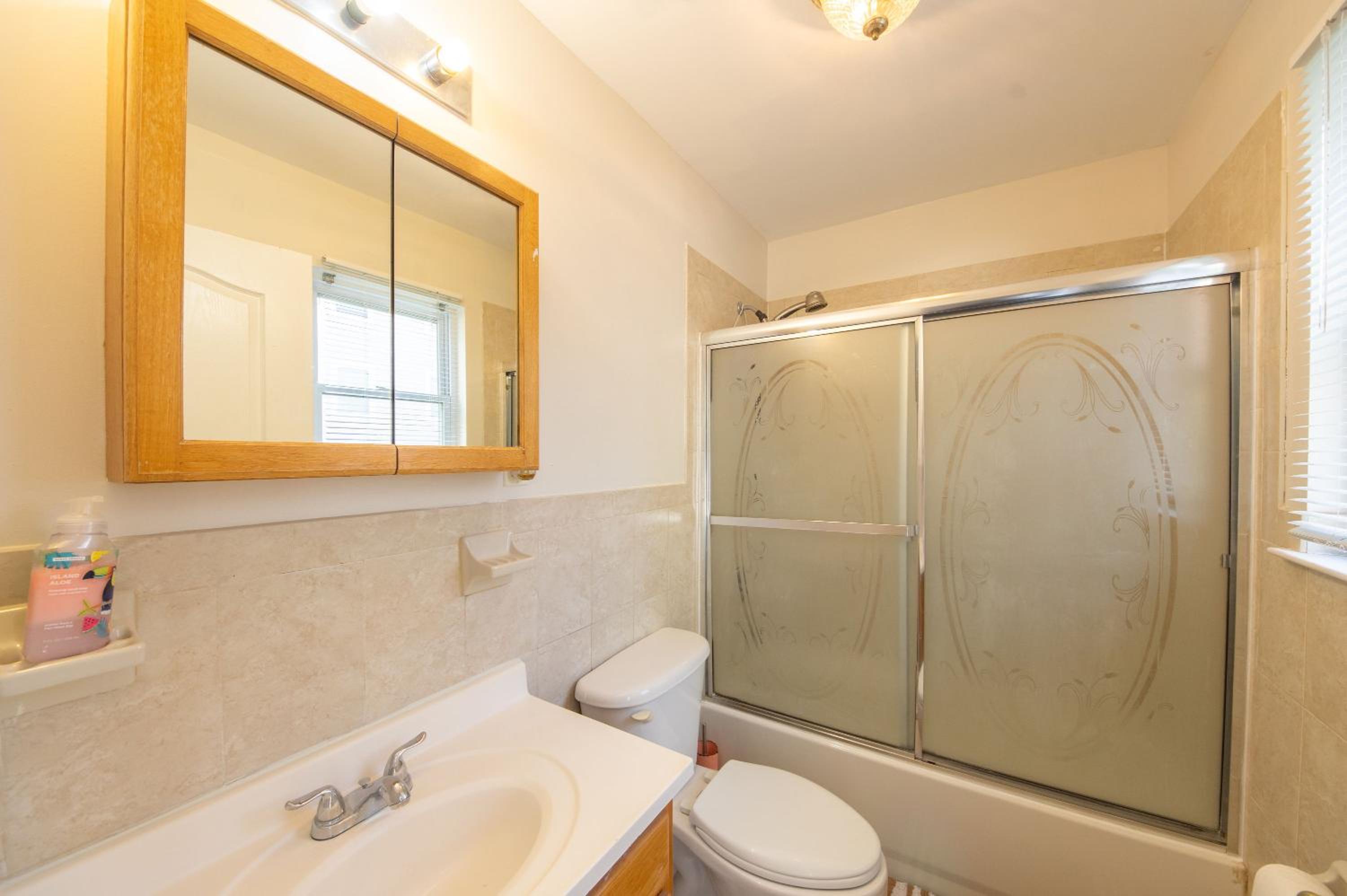 4 Bedroom-Airport Convient