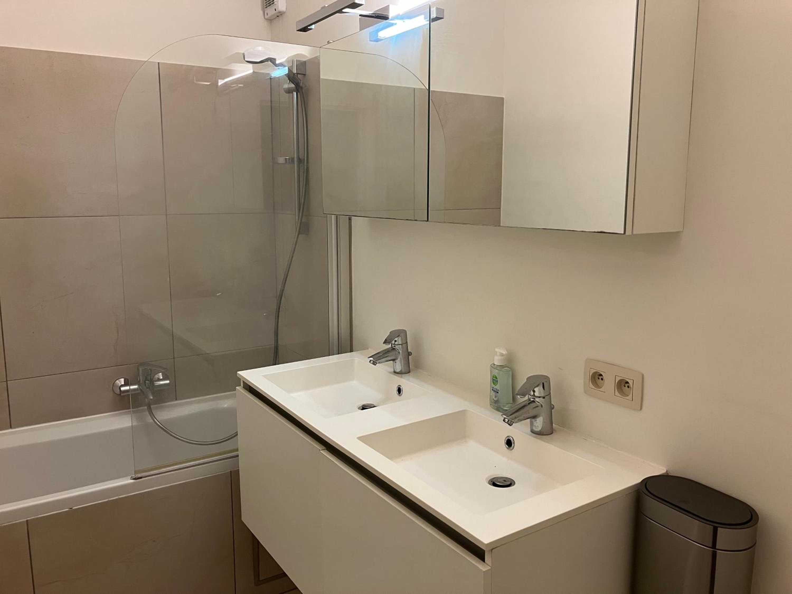 Next to Arenberg castle Leuven, 3 bedroom apartment with garage