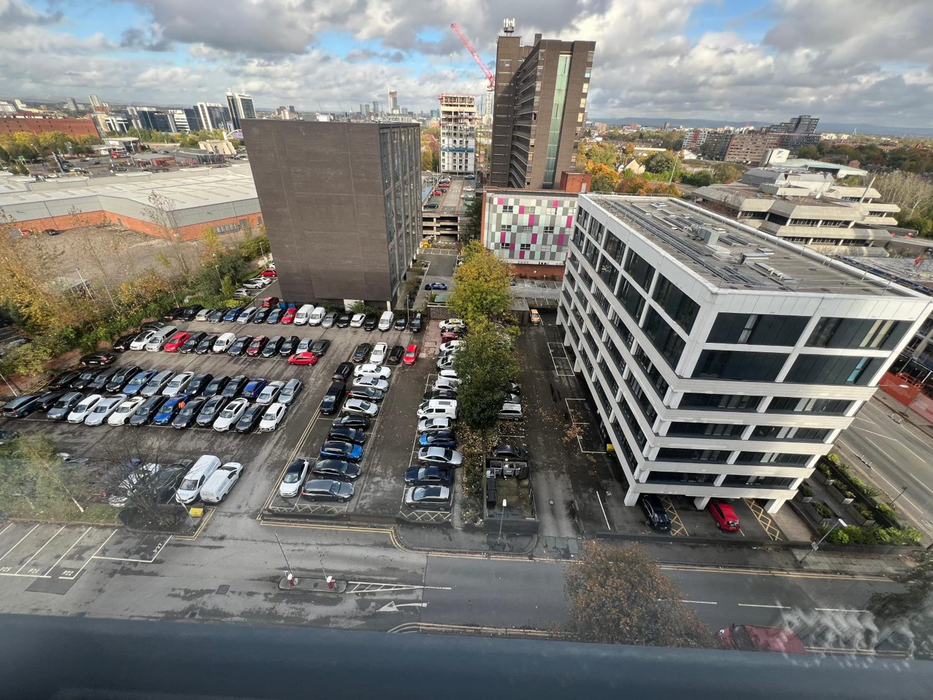 Snug 1BR Apt, 4KTV-Free Parking view 2