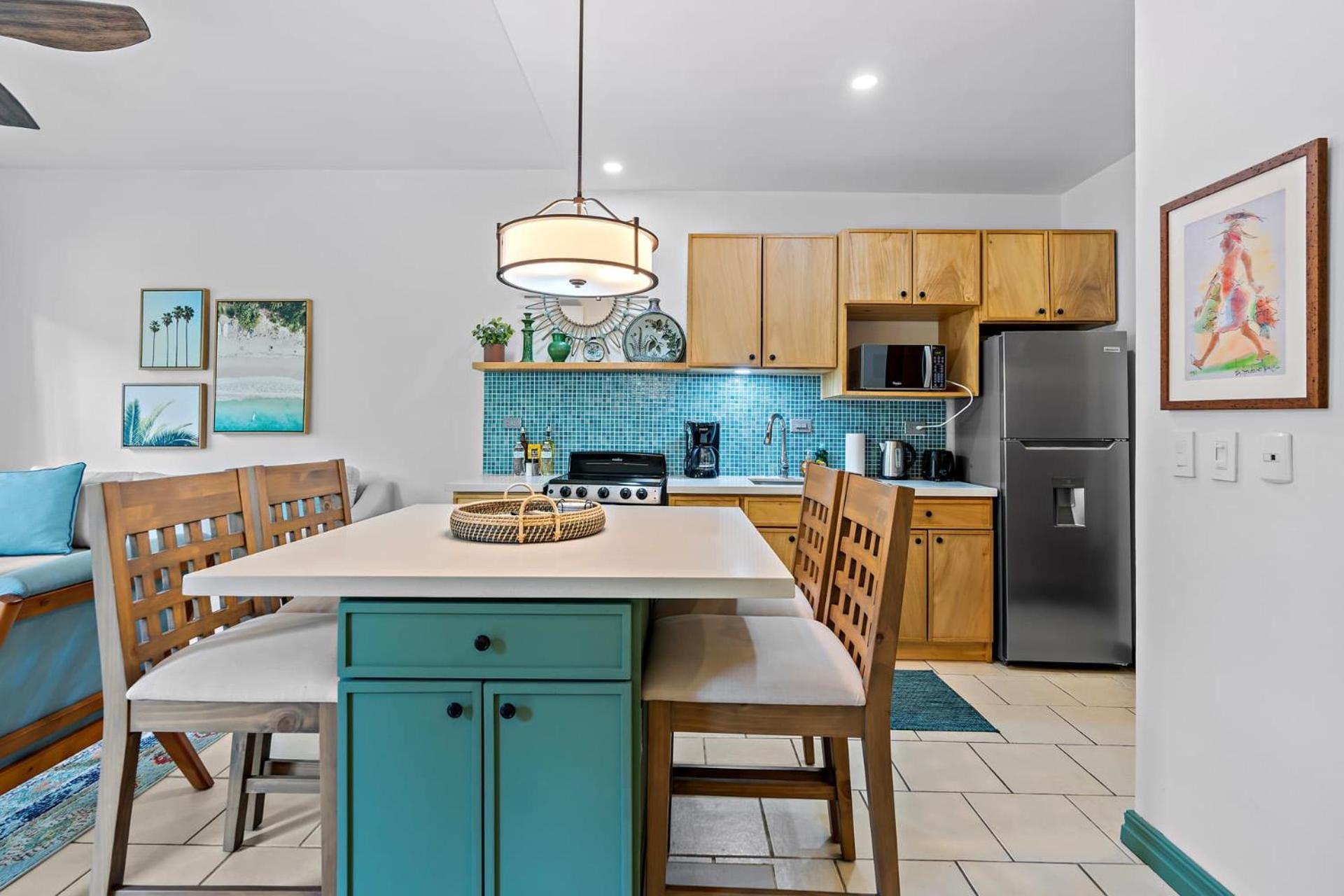 1-BD Near Beach Great for Digital Nomads