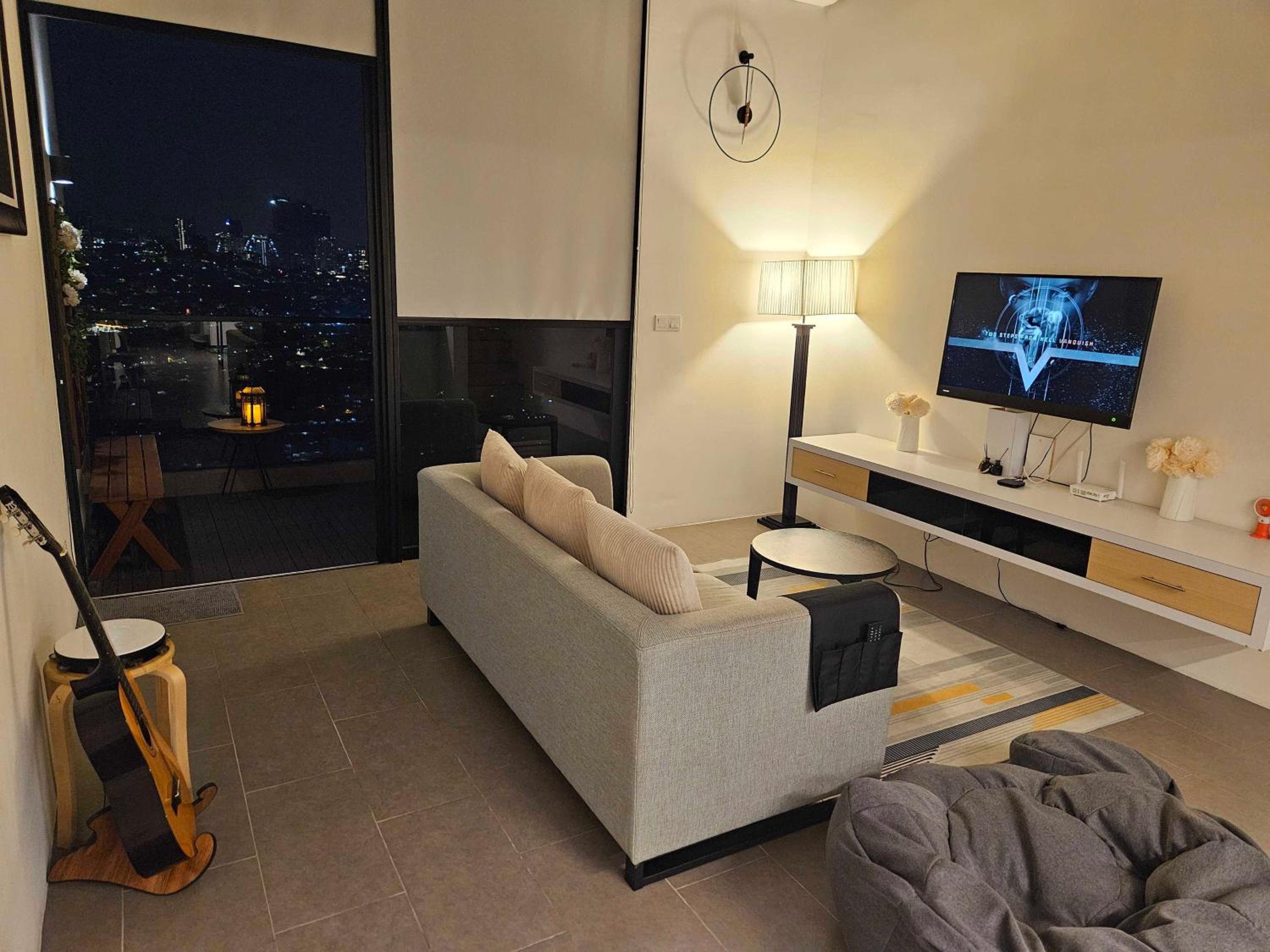 Scenic Garden Balcony EST Bangsar Studio for 2