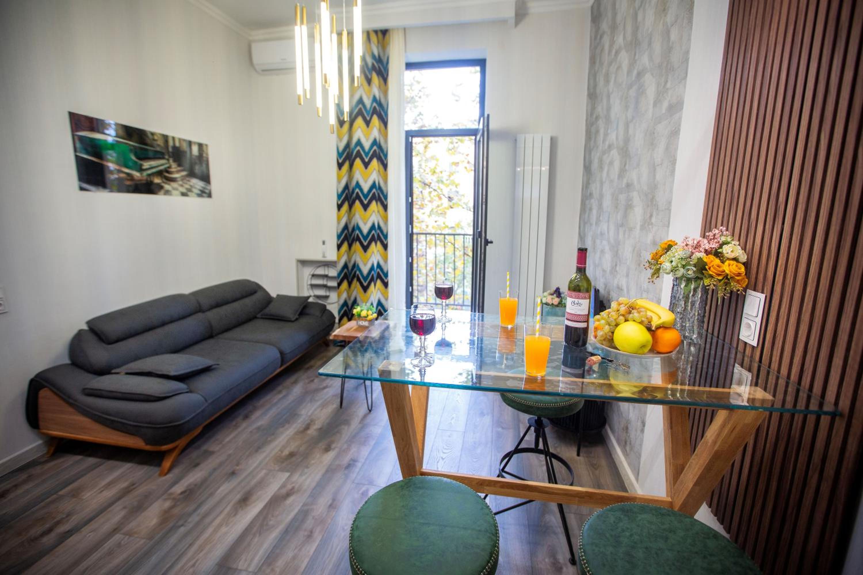 Lilu's apartment in center