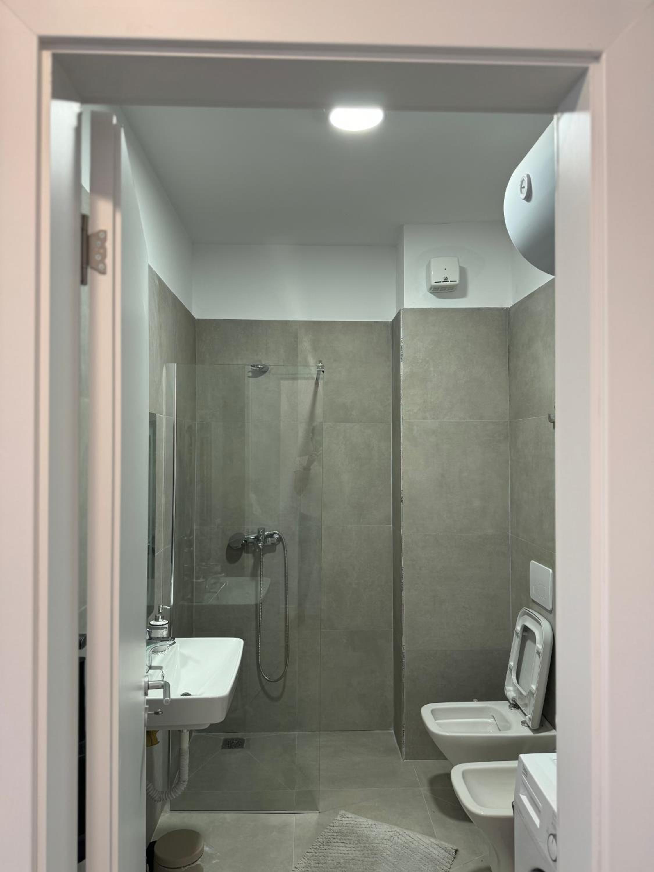Central modern apartment at Tirana