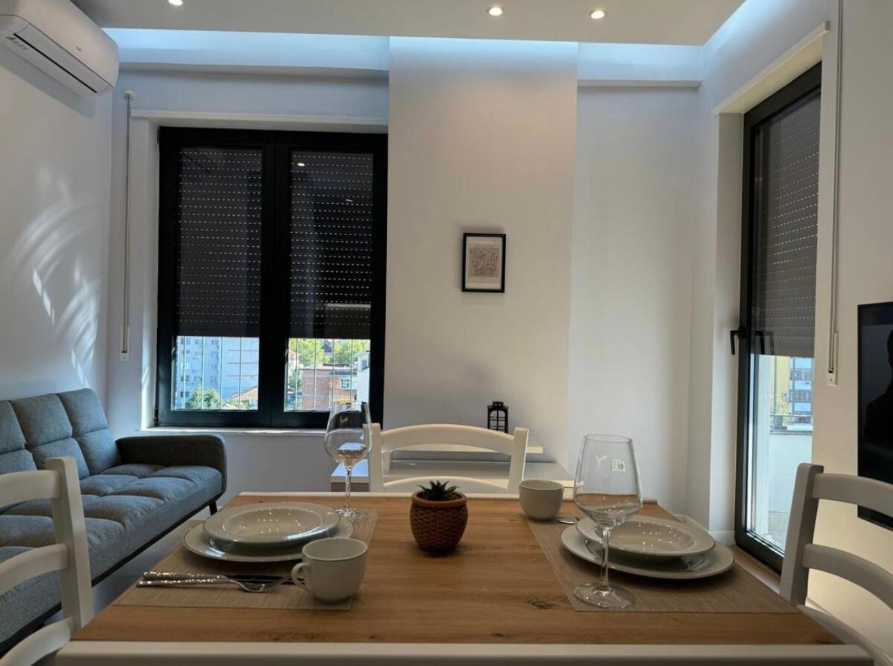 Central modern apartment at Tirana