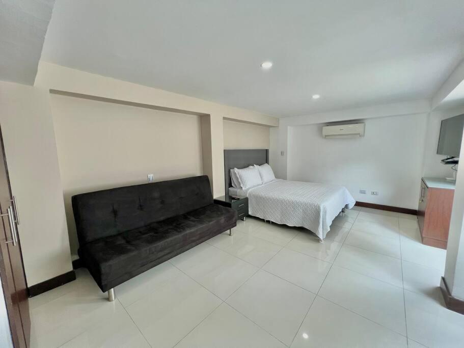 Private Jacuzzi 3 Bedroom apartment in Provenza cartagena