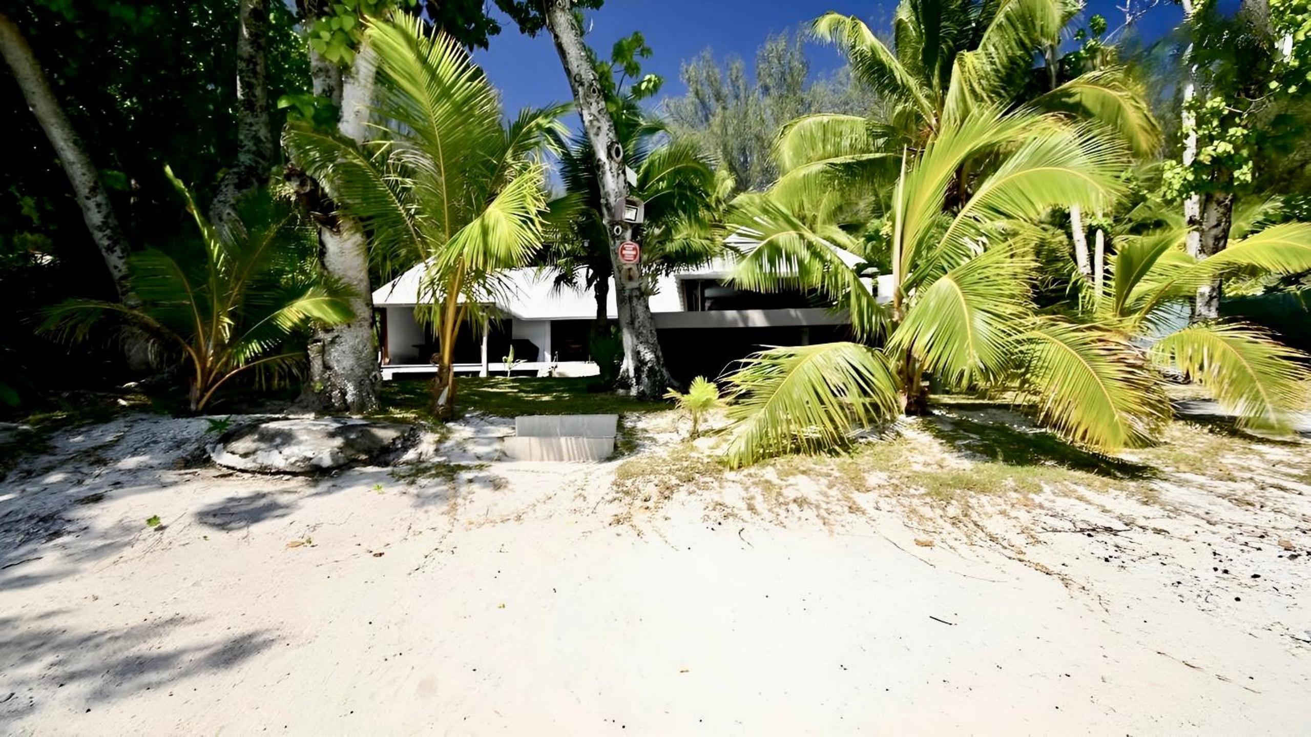 Fare One Island Moorea view 3
