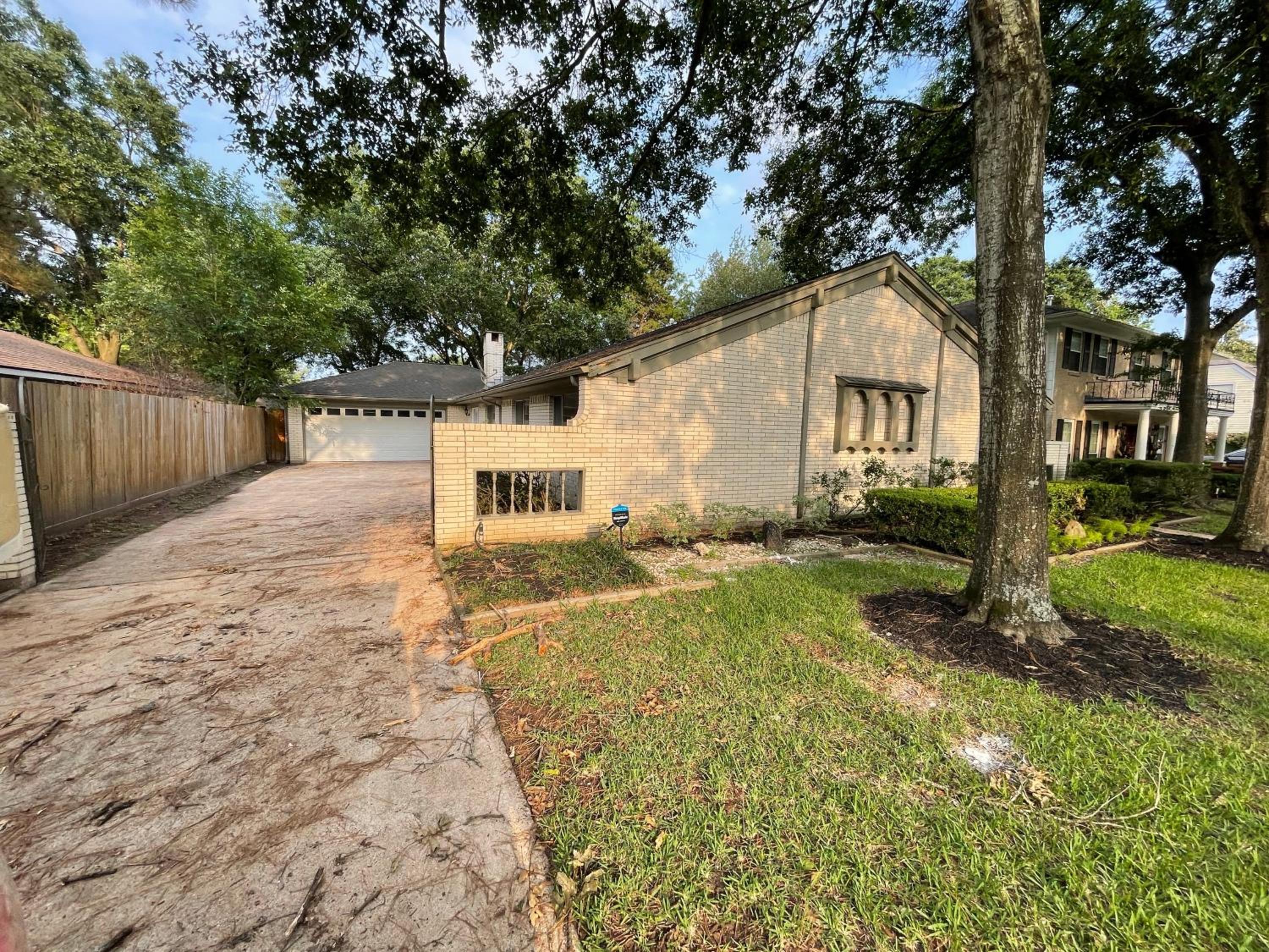 Vintage Oasis - Between IAH airport and downtown view 4