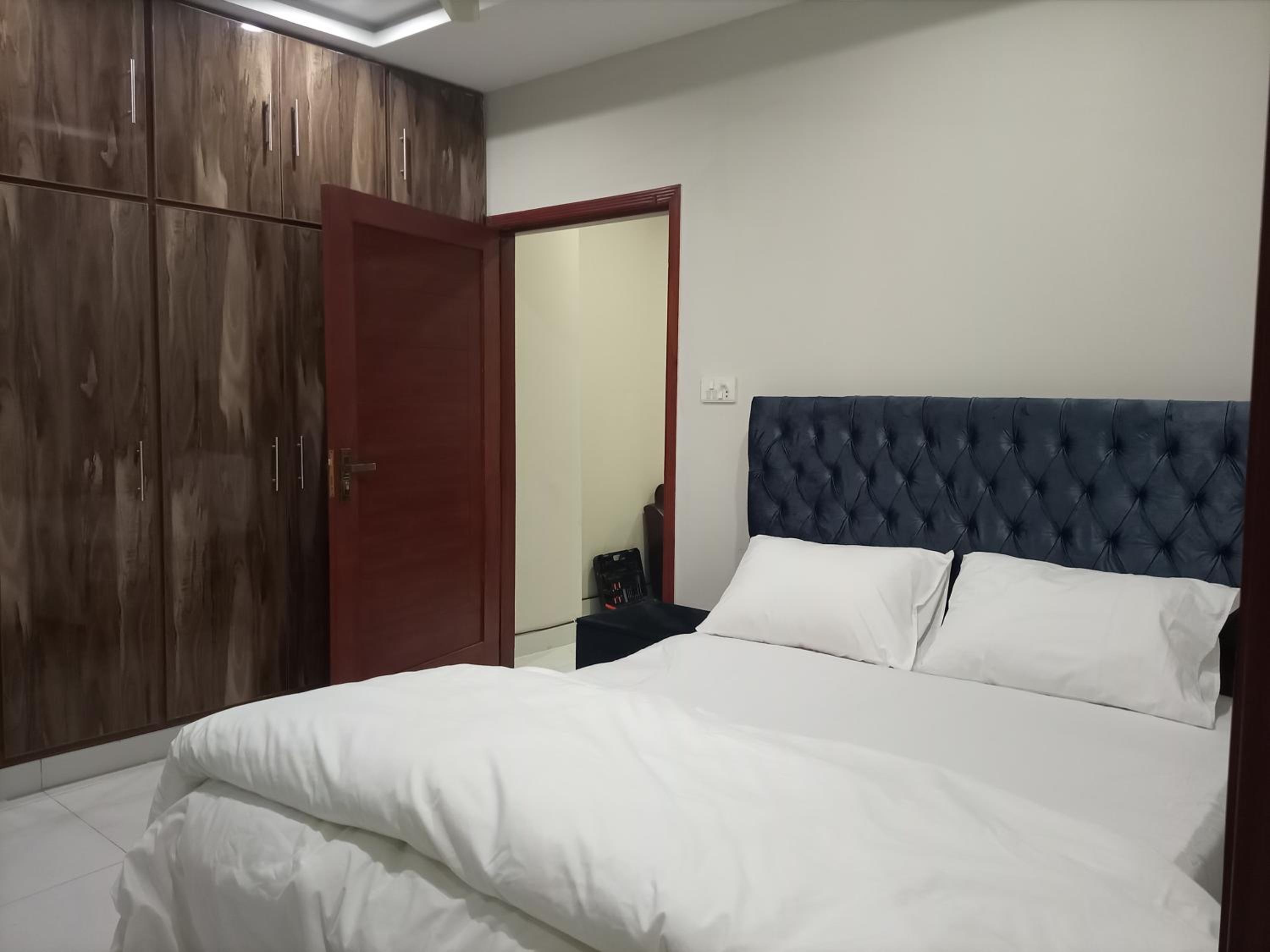 IZee view appartment Bahria Town