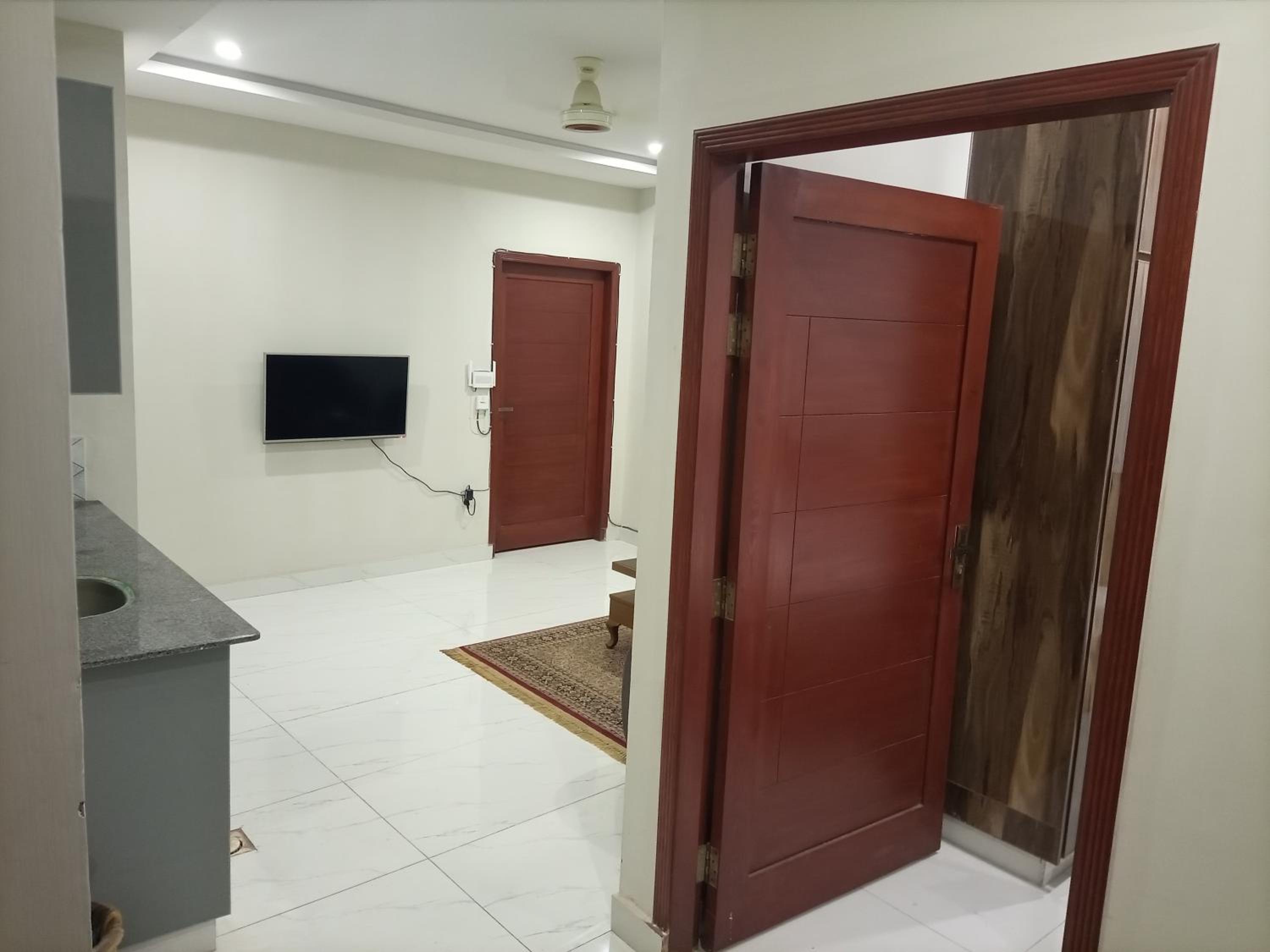 IZee view appartment Bahria Town