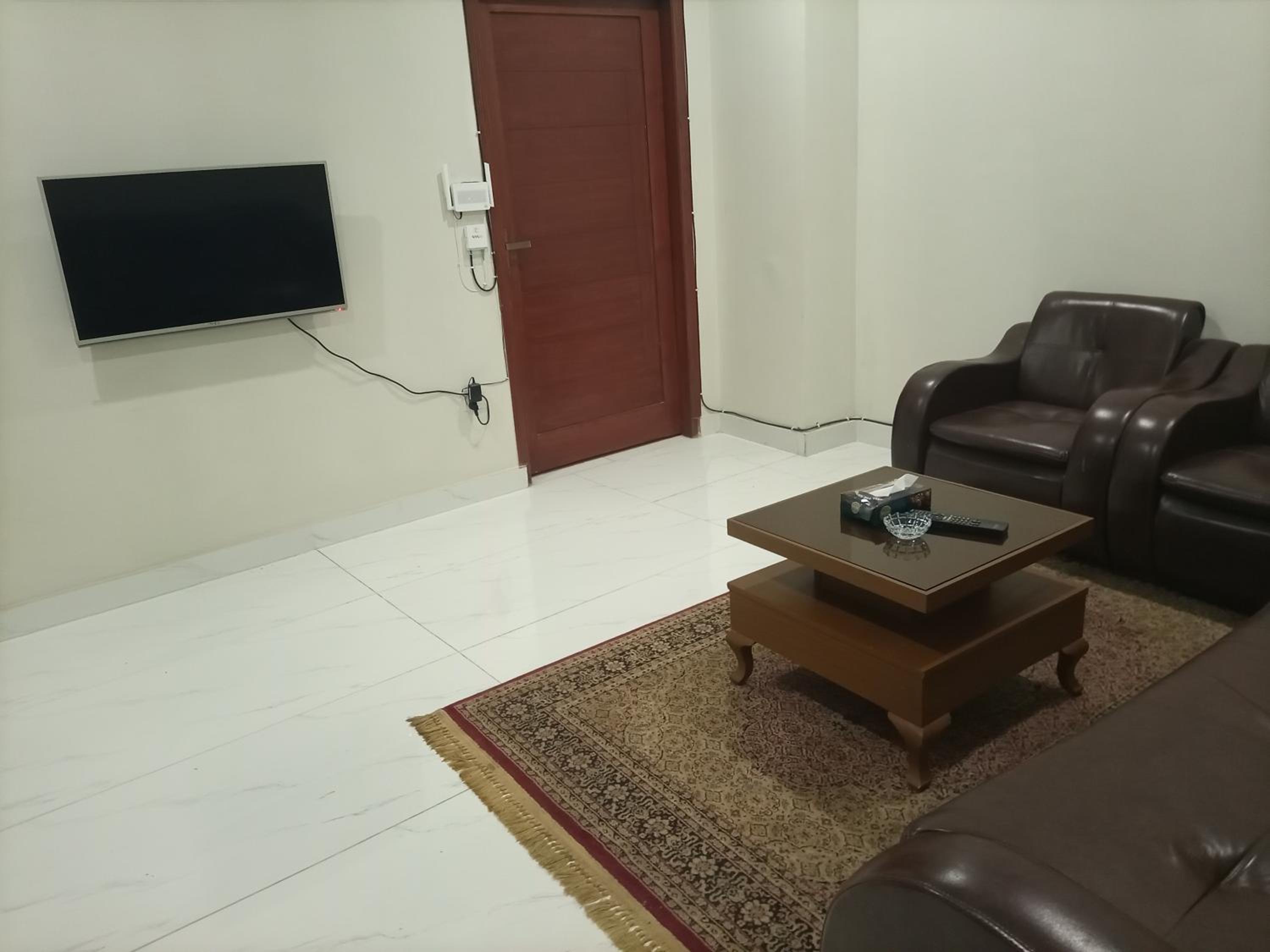 IZee view appartment Bahria Town