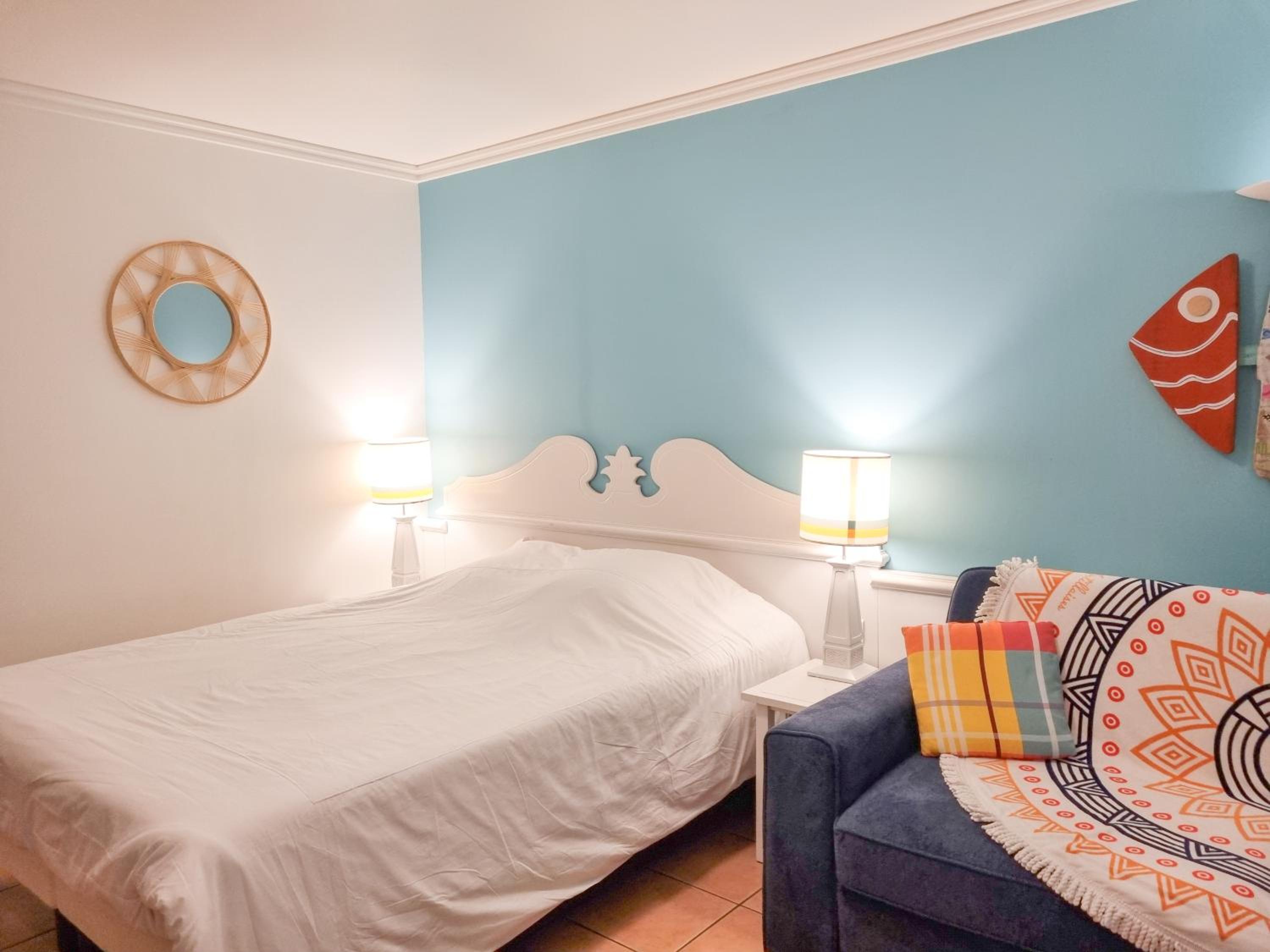 Studio Premium piscine et bord de mer view 2
