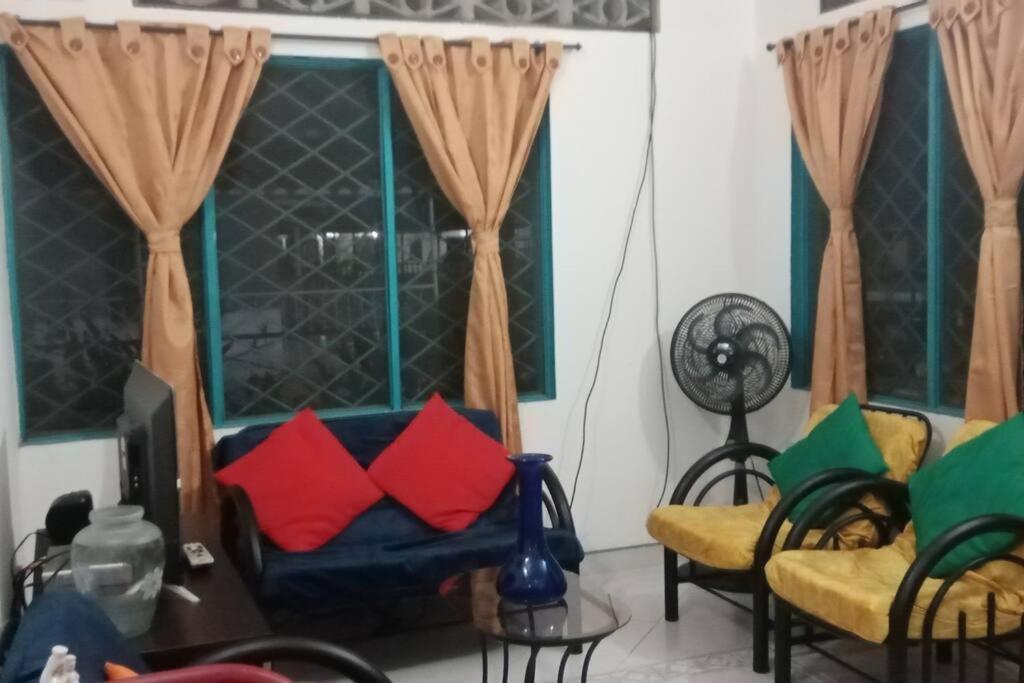 Agradable cabaña con piscina