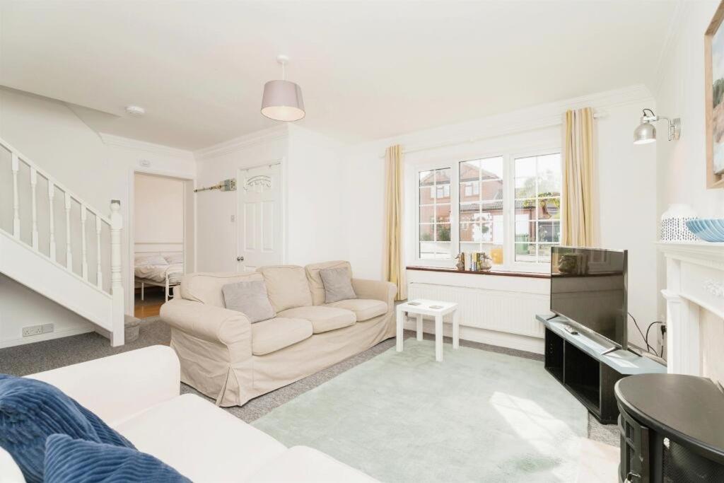 SeaCross family friendly home sleeps 7 Entire home in the seaside town of Sheringham Norfolk United Kingdom 7 guests 4 Bedrooms 5 beds 1 Bathroom and 1 dow view 5