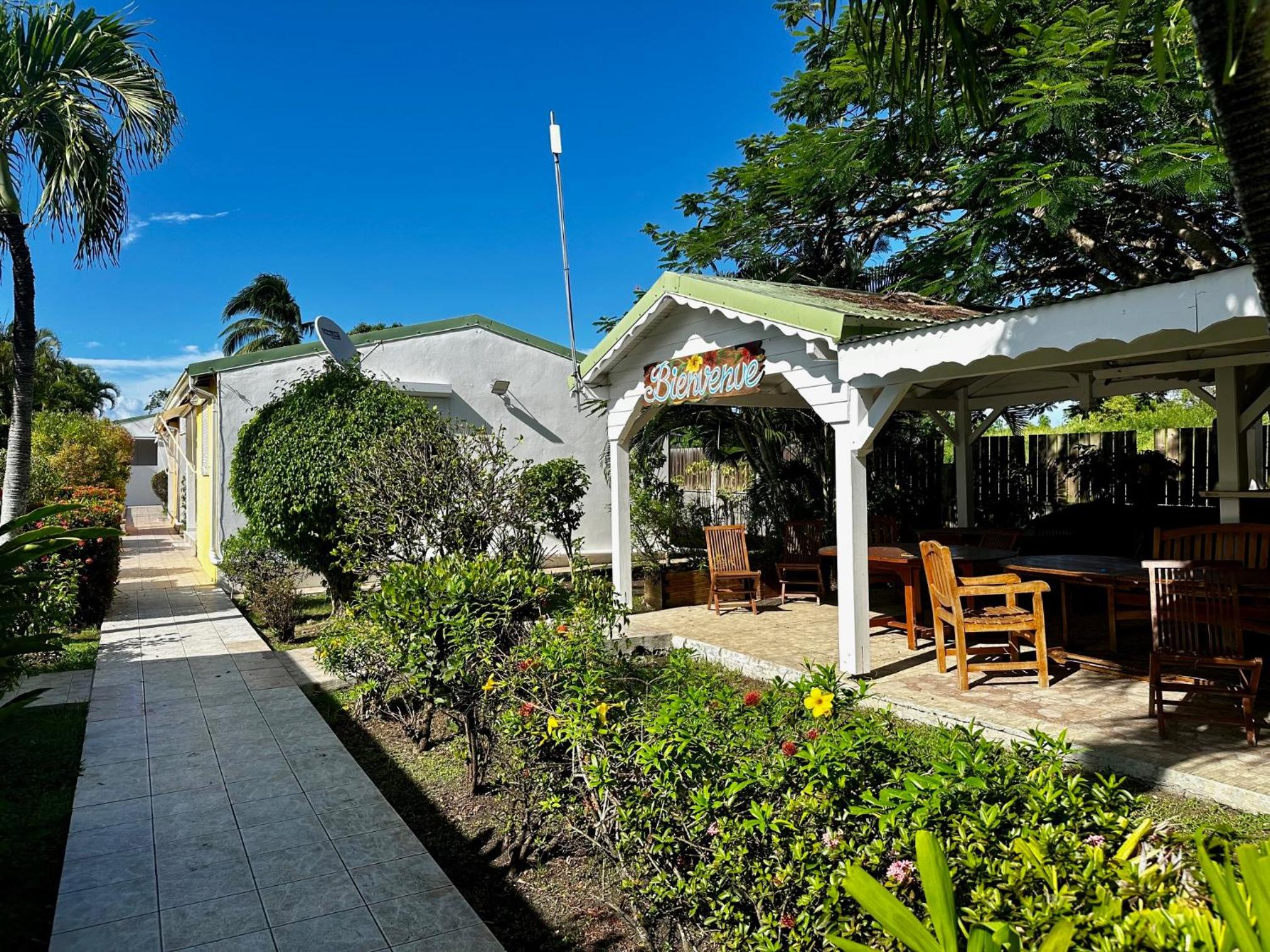Le Jardin des Hibiscus view 2