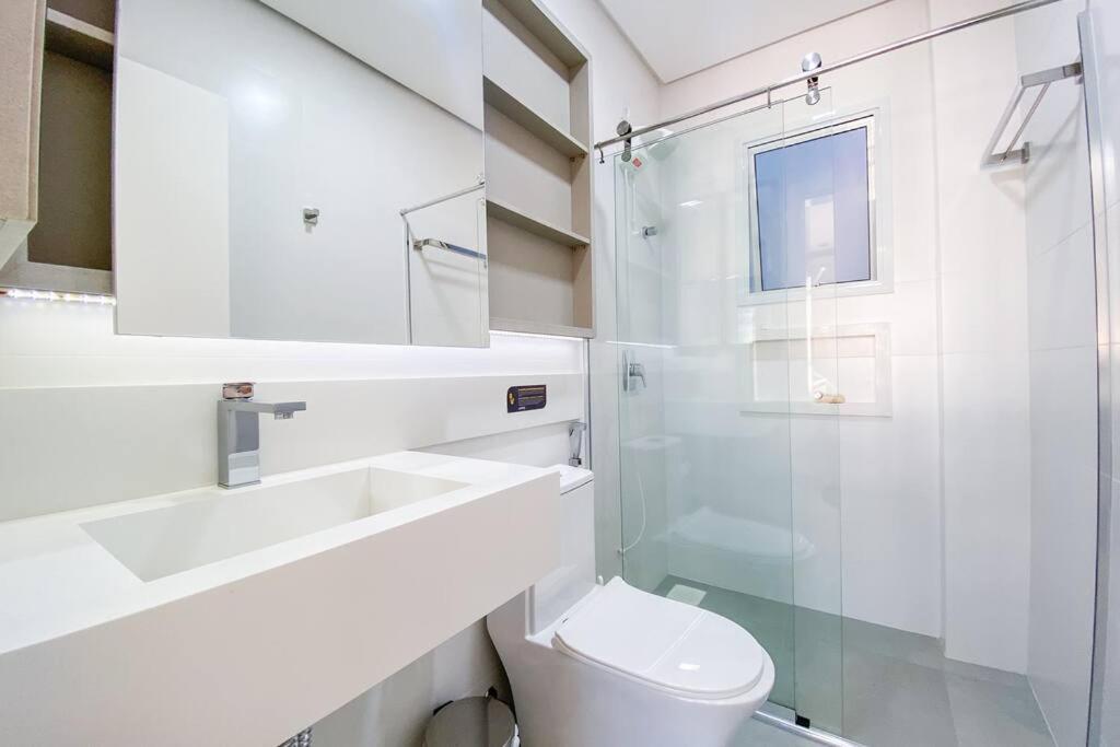 Apartamento poucos metros da praia de Palmas - 0112