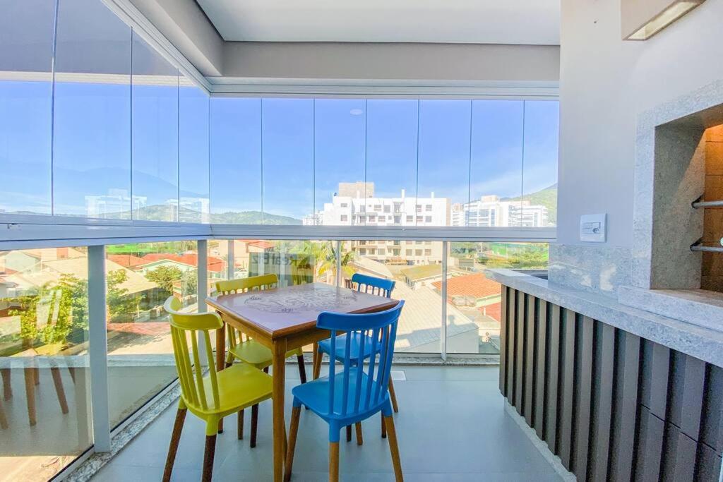 Apartamento poucos metros da praia de Palmas - 0112