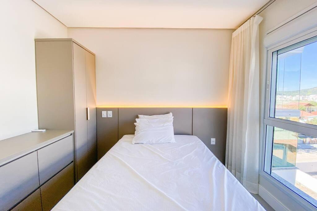 Apartamento poucos metros da praia de Palmas - 0112