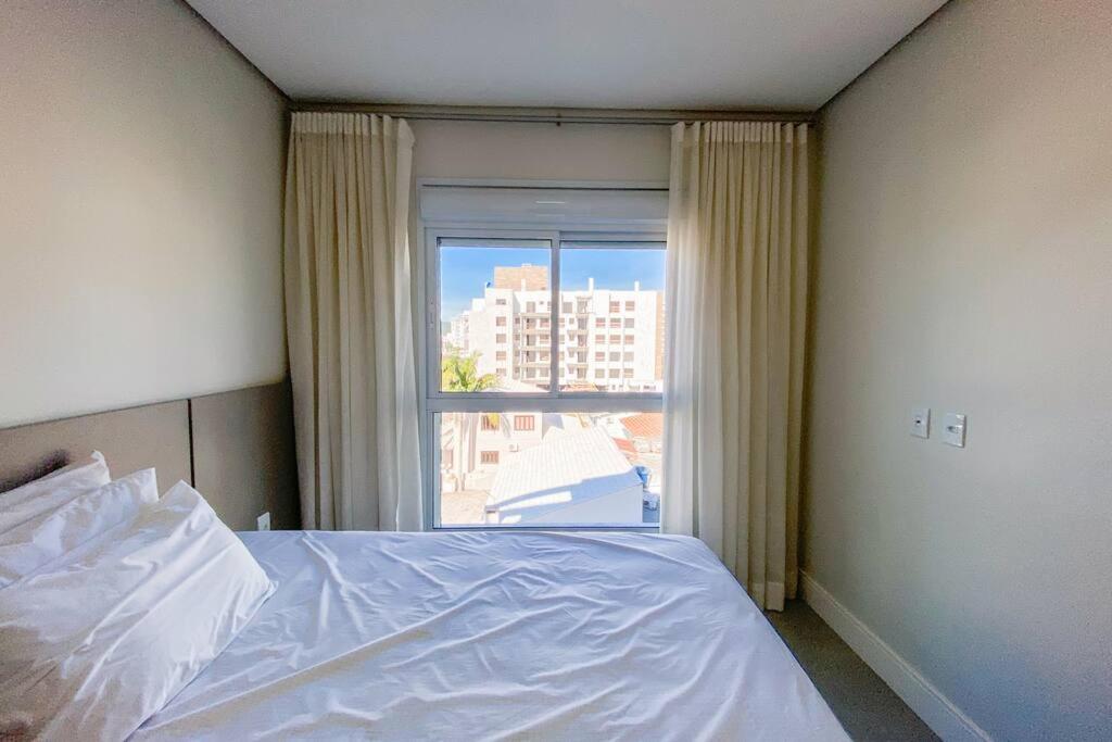 Apartamento poucos metros da praia de Palmas - 0112