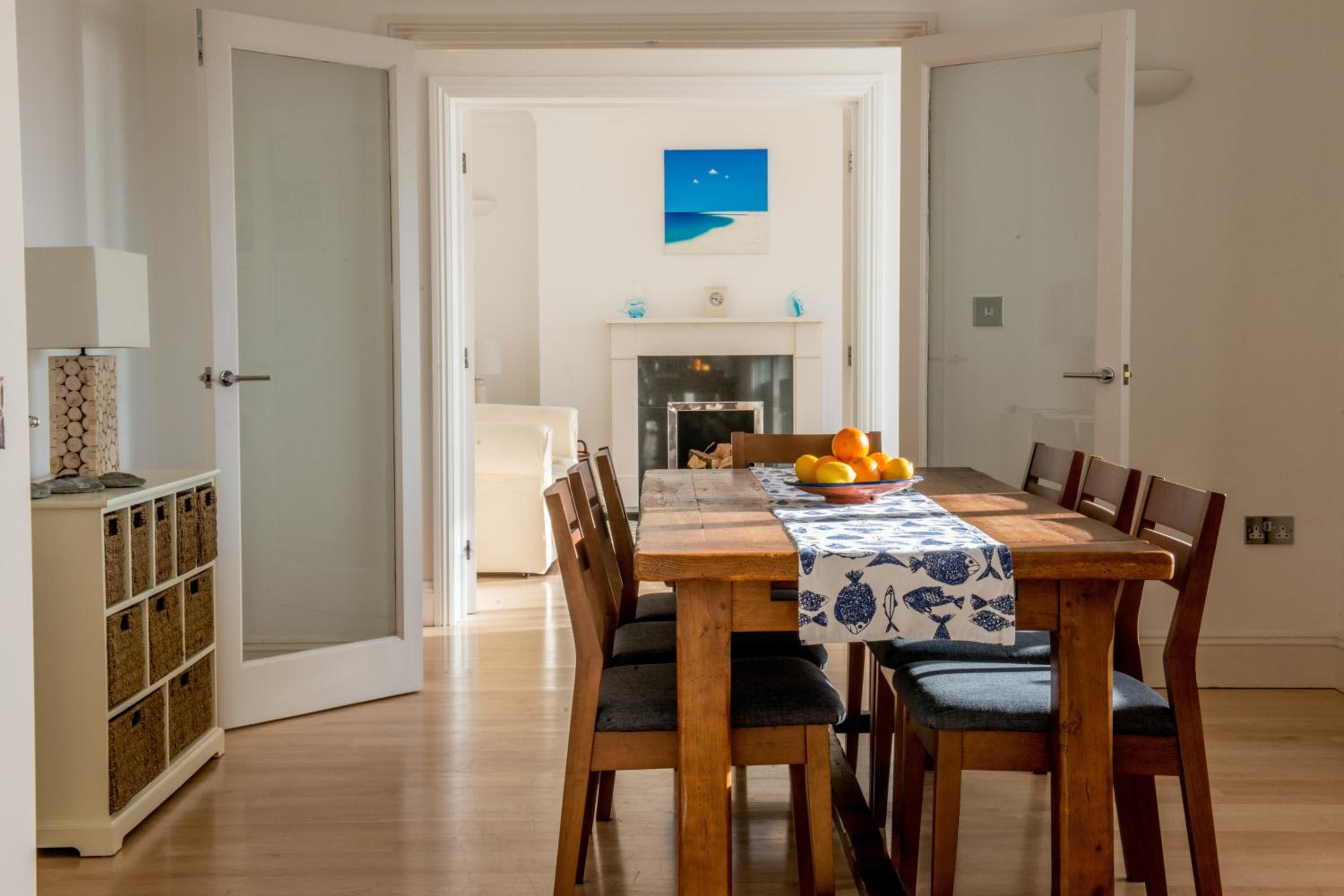 Ocean View, 5 bedrooms sleeps 10, stunning views, parking x4