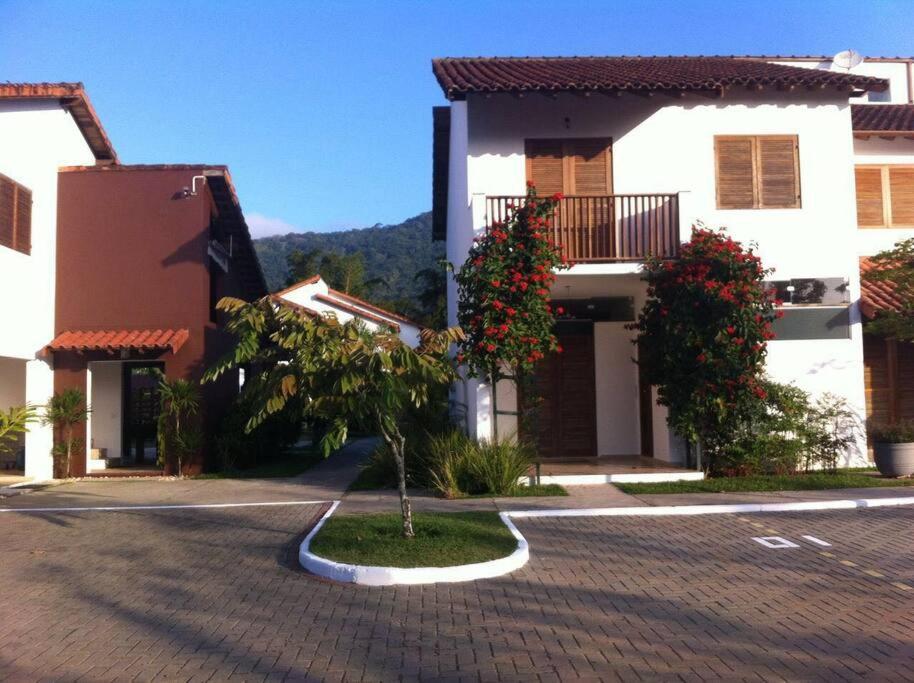 Condomínio maravilhoso e familiar, 03 dorm com 01 suíte