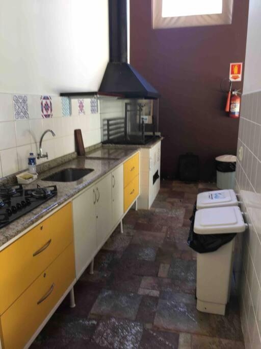 Condomínio maravilhoso e familiar, 03 dorm com 01 suíte