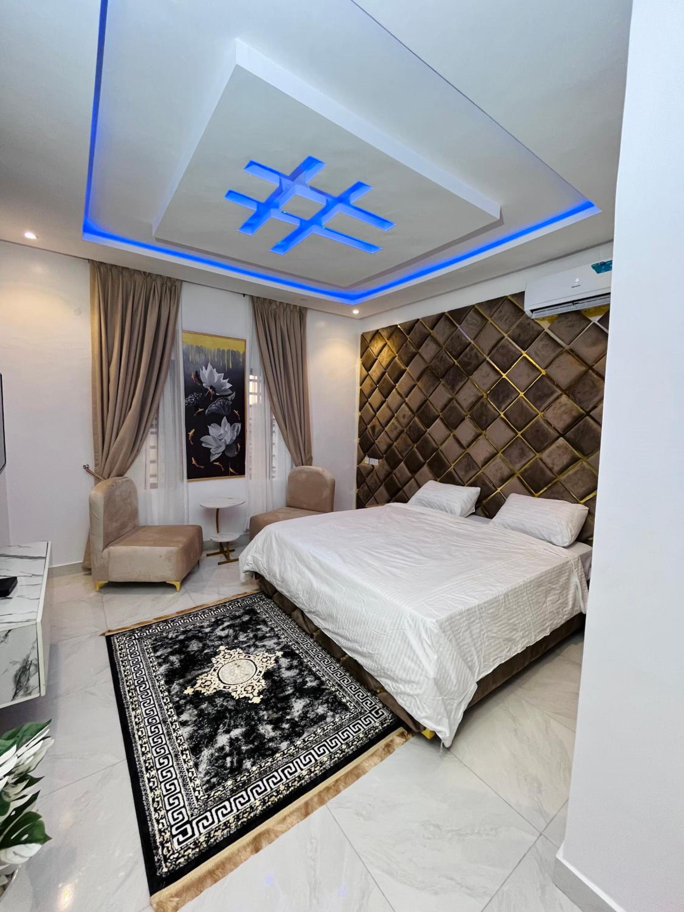 Graceville-Grandeur Apartments