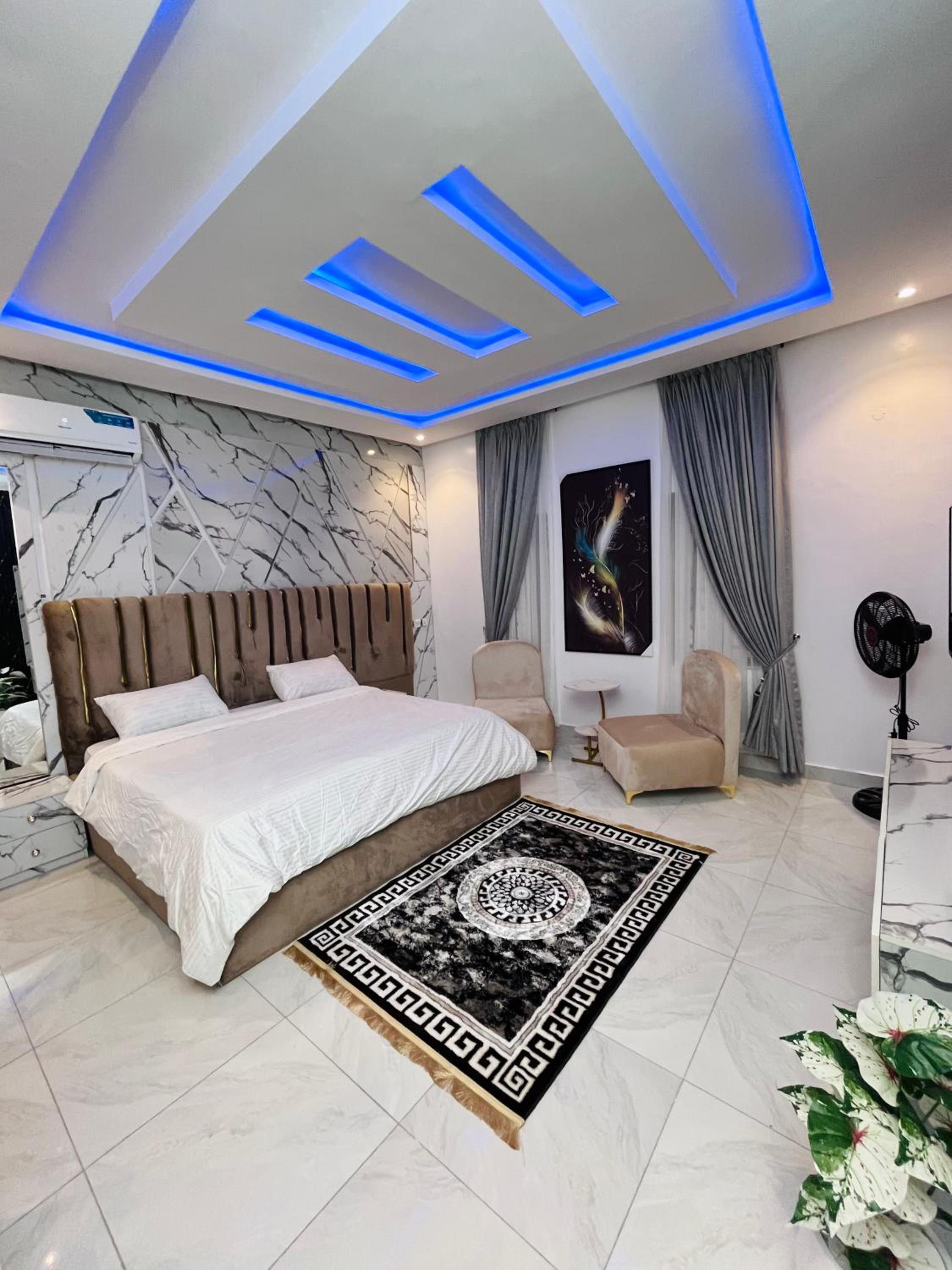 Graceville-Grandeur Apartments