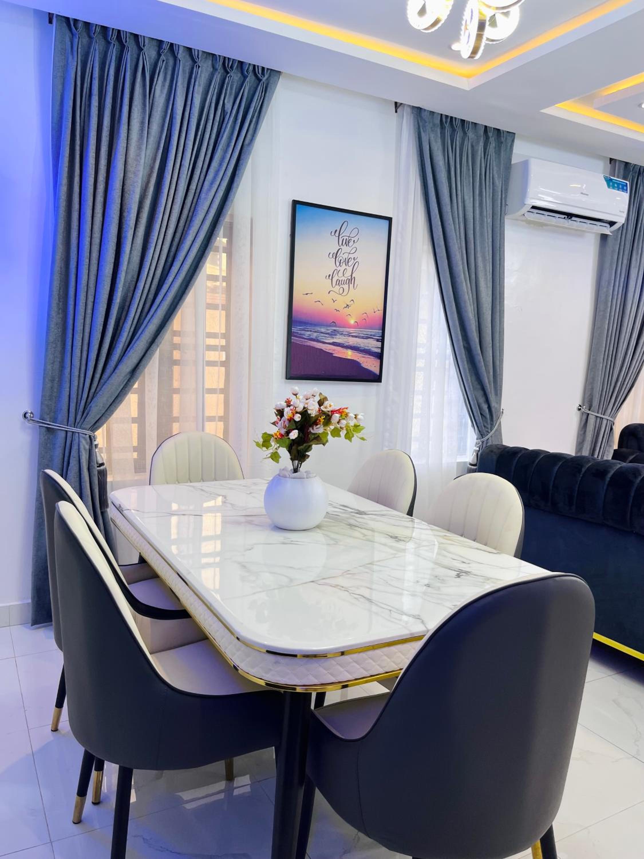 Graceville-Grandeur Apartments